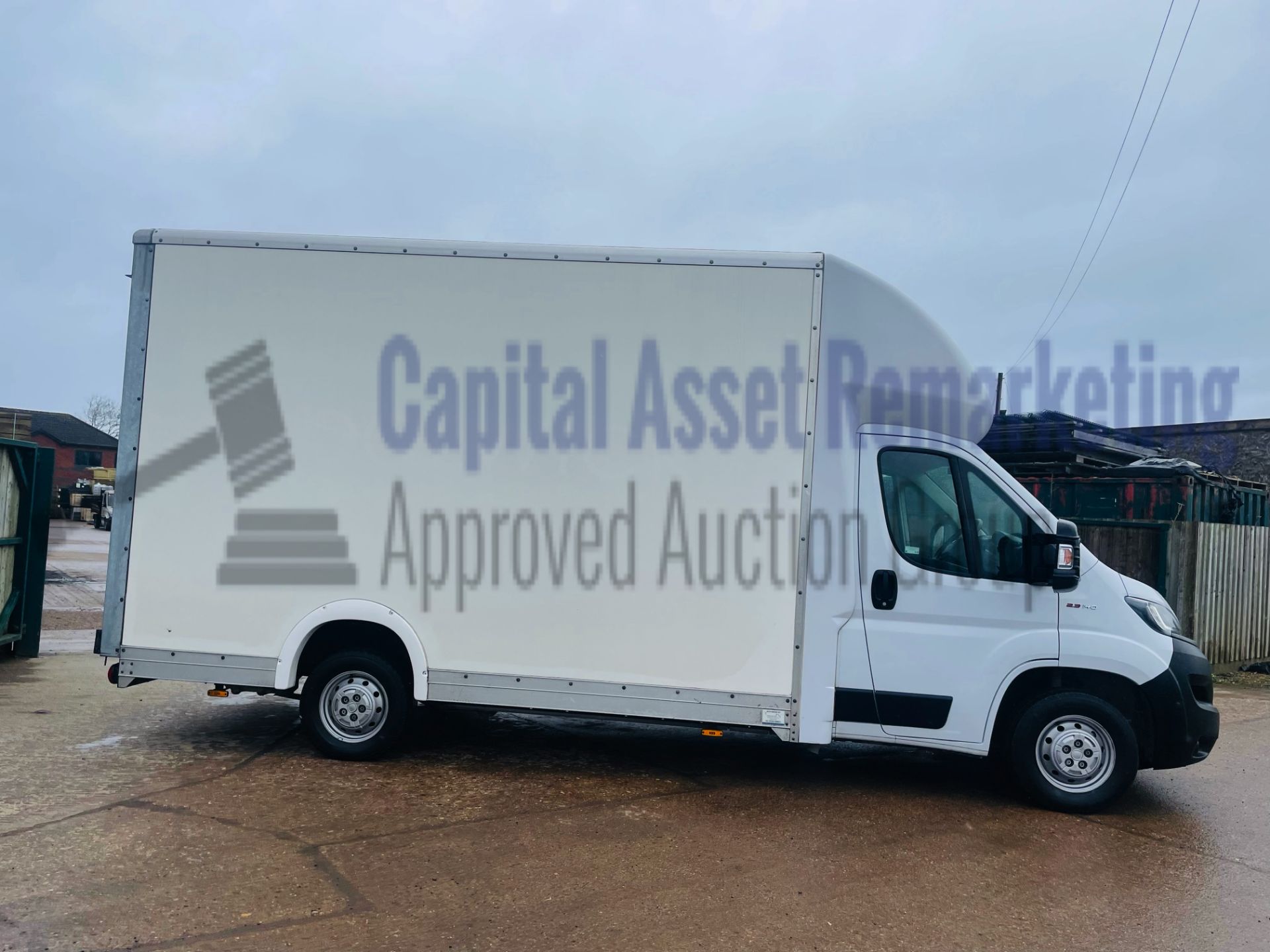 FIAT DUCATO 35 *LWB - LOW LOADER / LUTON BOX VAN* (2020 - EURO 6) '2.3 DIESEL - 140 BHP - 6 SPEED' - Image 14 of 41