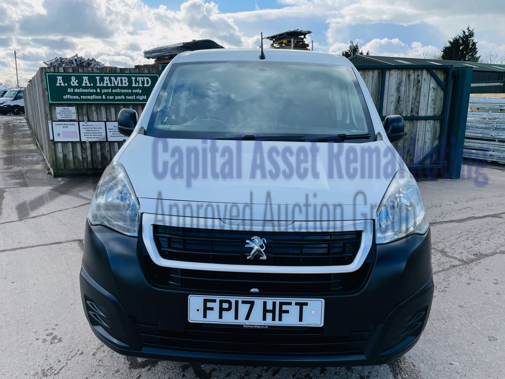 PEUGEOT PARTNER *PROFESSIONAL* PANEL VAN (2017 - EURO 6) '1.6 BLUE HDI' *AIR CON & CRUISE* (1 OWNER) - Image 4 of 34