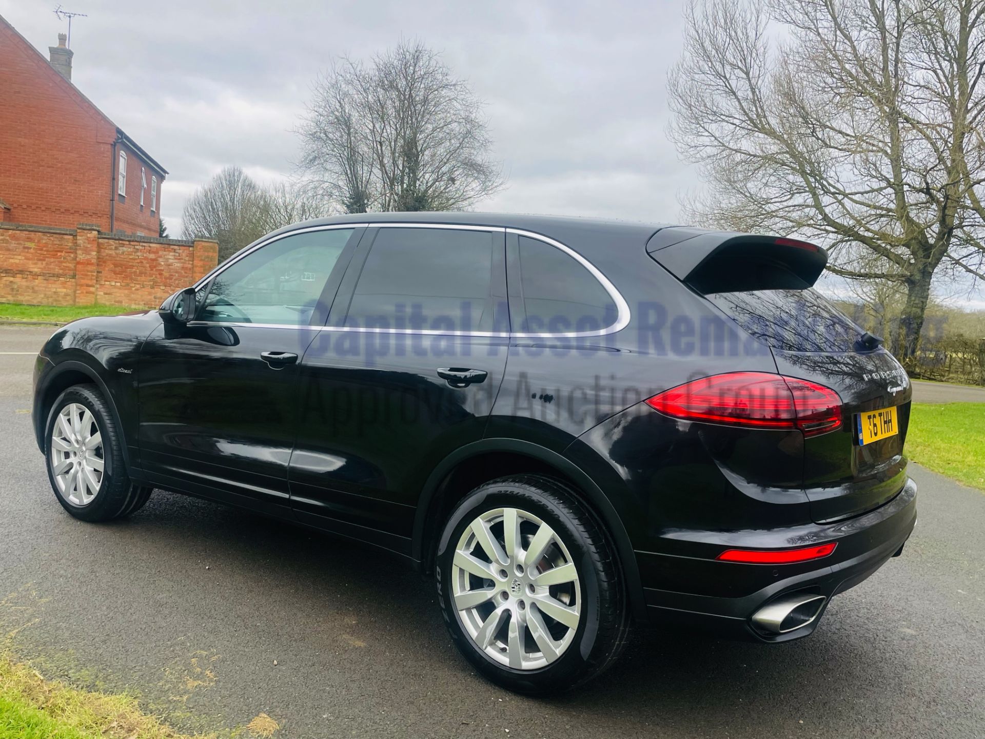 PORSCHE CAYENNE *SPORT SUV* (2017 - EURO 6) '3.0 V6 DIESEL - 8 SPEED AUTO' *MASSIVE SPEC* (NO VAT) - Image 9 of 59