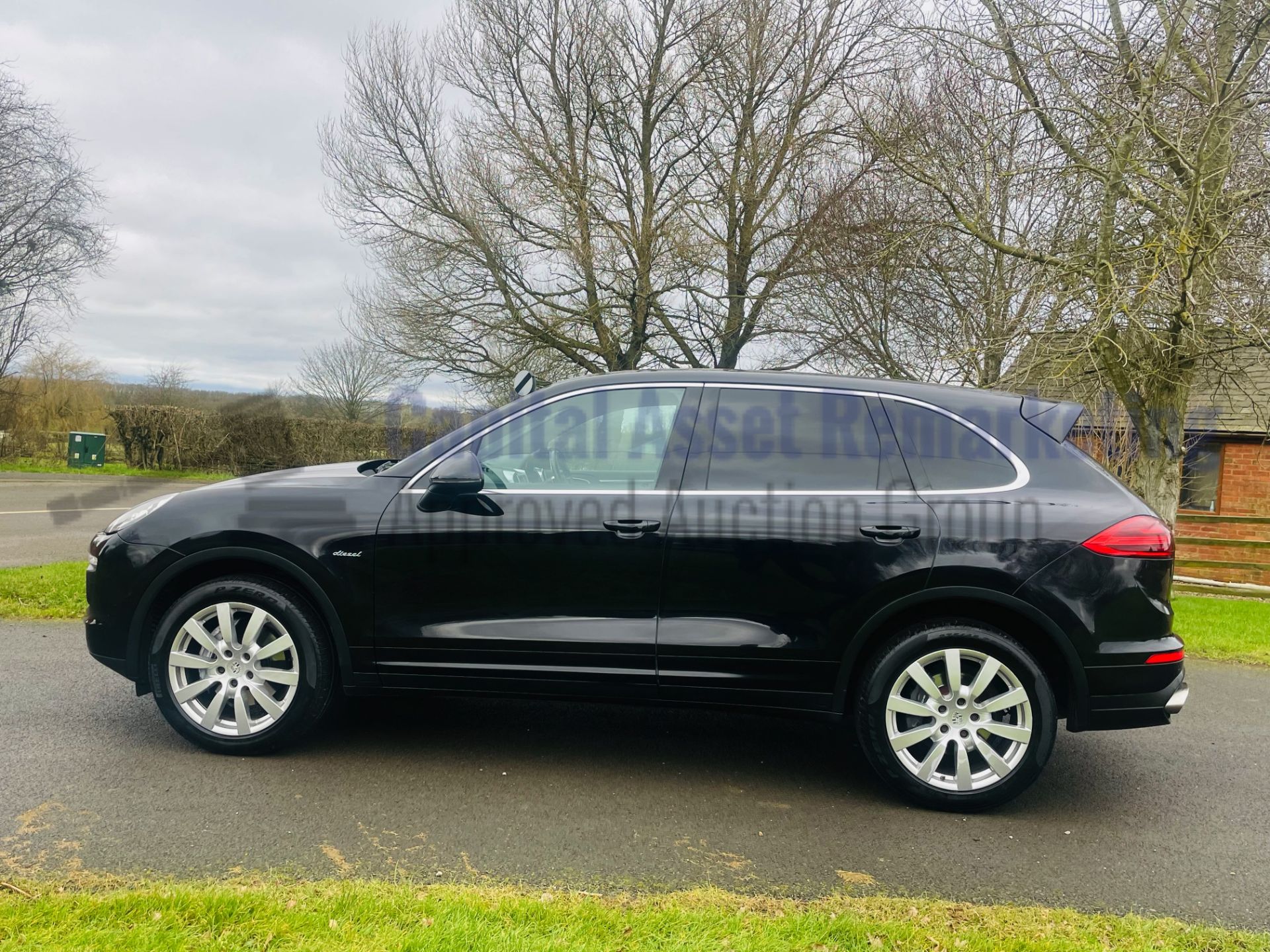 PORSCHE CAYENNE *SPORT SUV* (2017 - EURO 6) '3.0 V6 DIESEL - 8 SPEED AUTO' *MASSIVE SPEC* (NO VAT) - Image 8 of 59