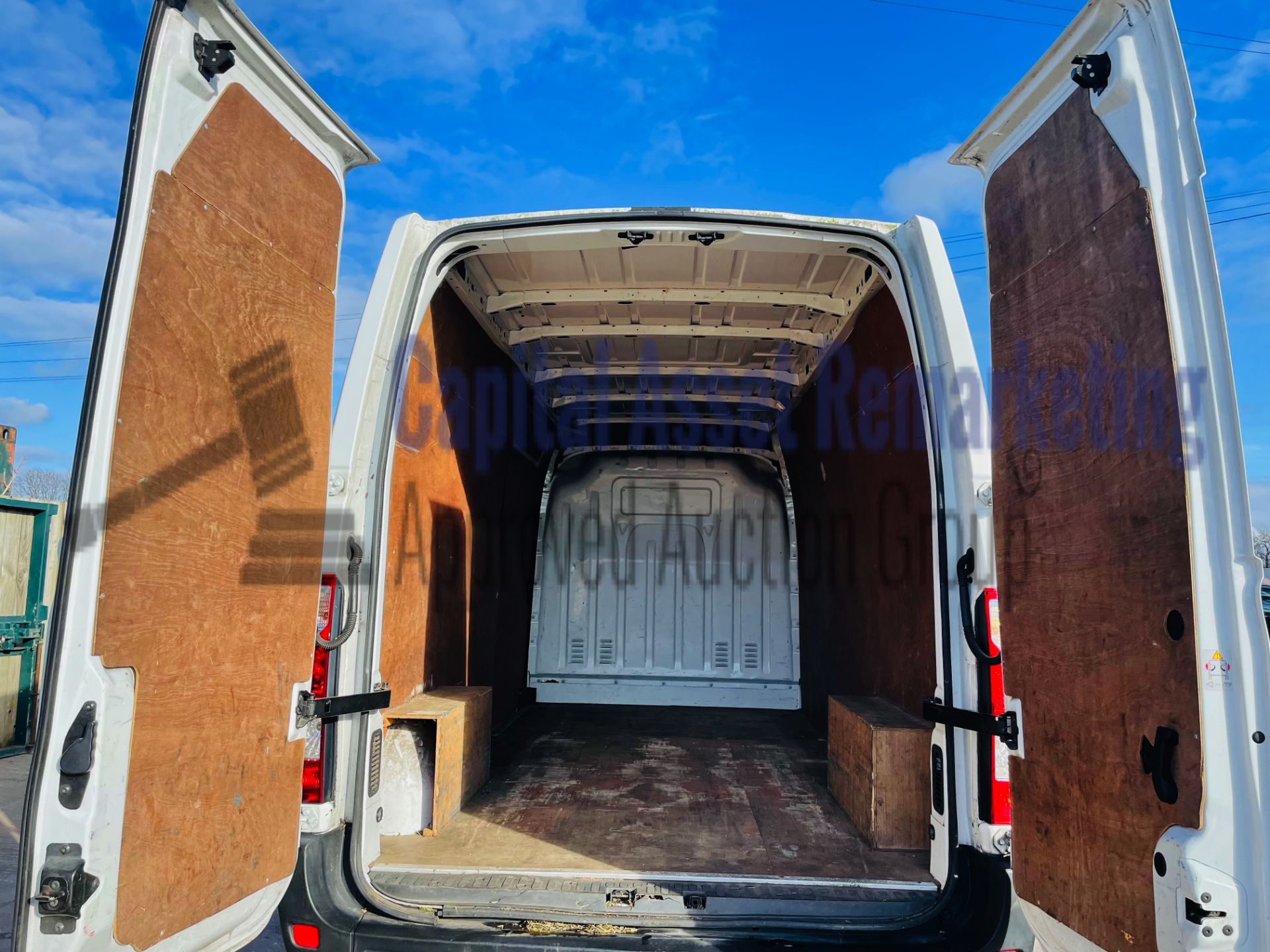 (On Sale) VAUXHALL MOVANO *LWB HI-ROOF* (63 REG) 2.3 CDTI - 6 SPEED *A/C* (1 OWNER) *NO VAT* - Image 24 of 39