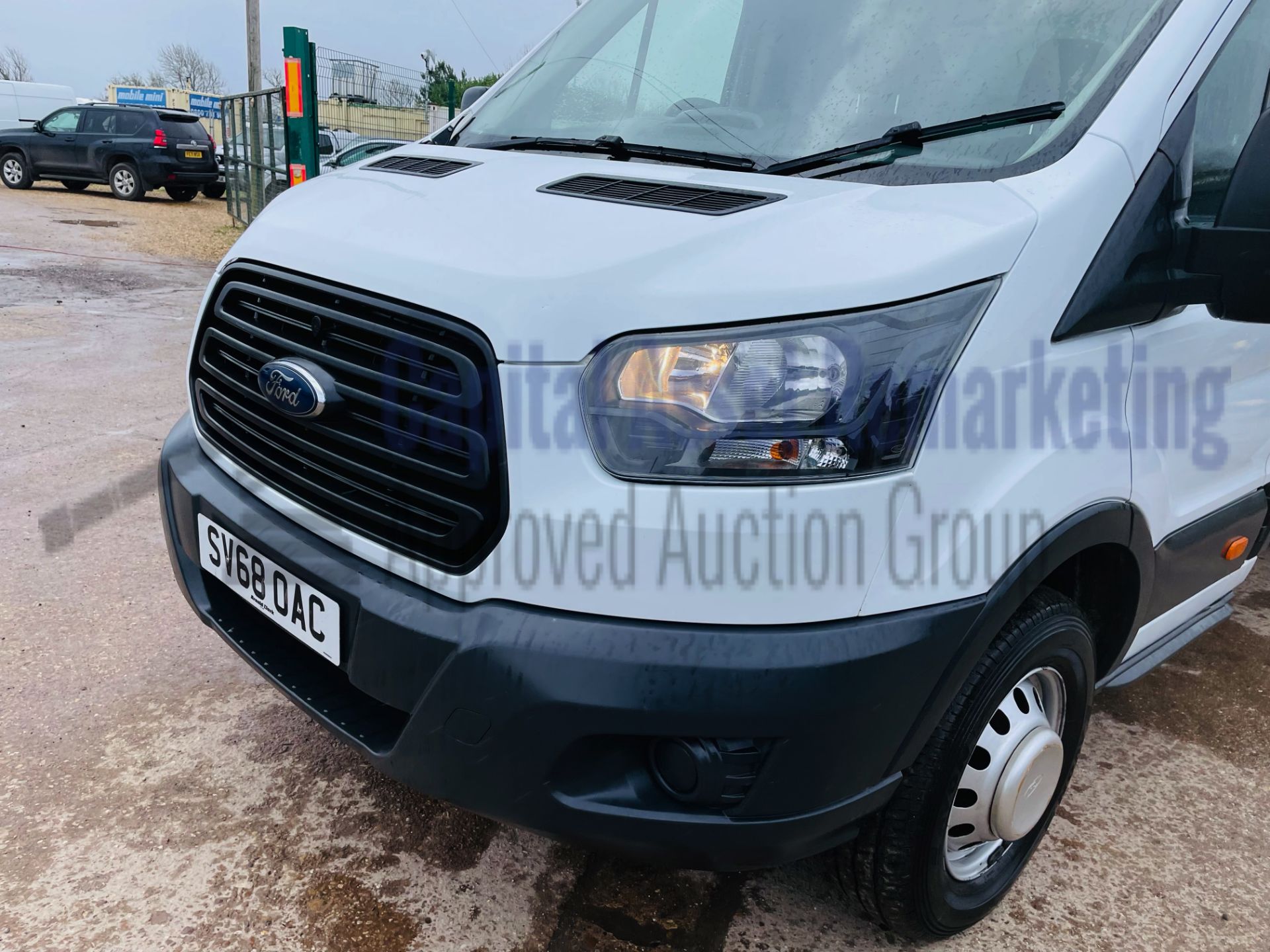 FORD TRANSIT 130 T350L RWD *LWB - LUTON / BOX VAN* (2019 - EURO 6) '2.0 TDCI - 6 SPEED' *TAIL-LIFT* - Image 16 of 45