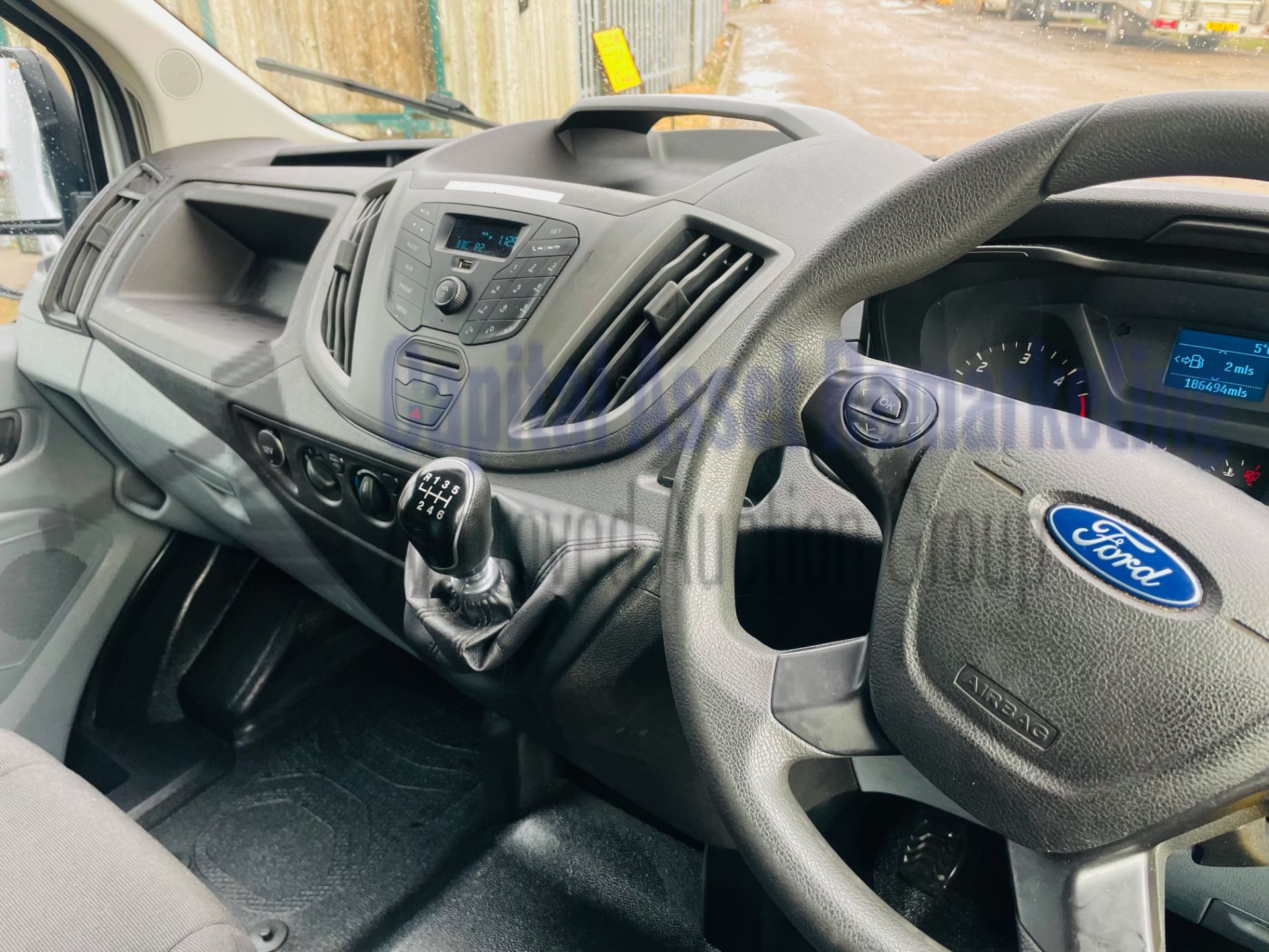 FORD TRANSIT 130 T350L RWD *LWB - LUTON / BOX VAN* (2019 - EURO 6) '2.0 TDCI - 6 SPEED' *TAIL-LIFT* - Image 36 of 45