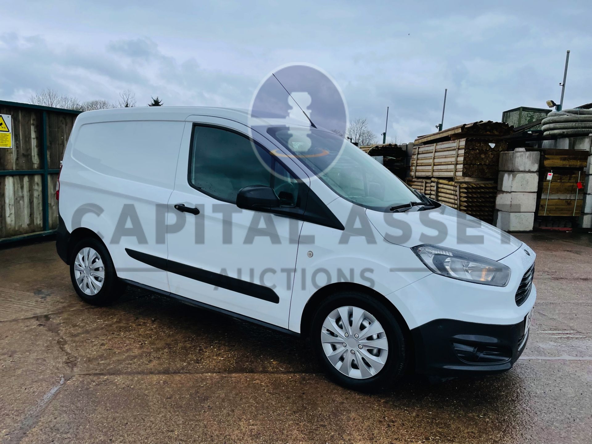 ON SALE FORD TRANSIT COURIER *LCV - PANEL VAN* (2018 - EURO 6) '1.5 TDCI - STOP/START' (1 OWNER - Image 2 of 35