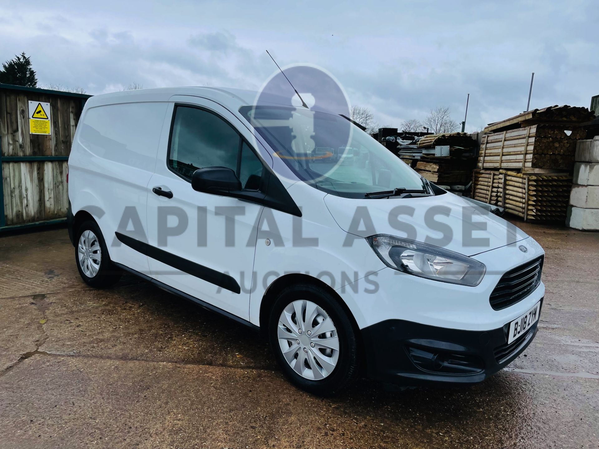 ON SALE FORD TRANSIT COURIER *LCV - PANEL VAN* (2018 - EURO 6) '1.5 TDCI - STOP/START' (1 OWNER - Image 3 of 35