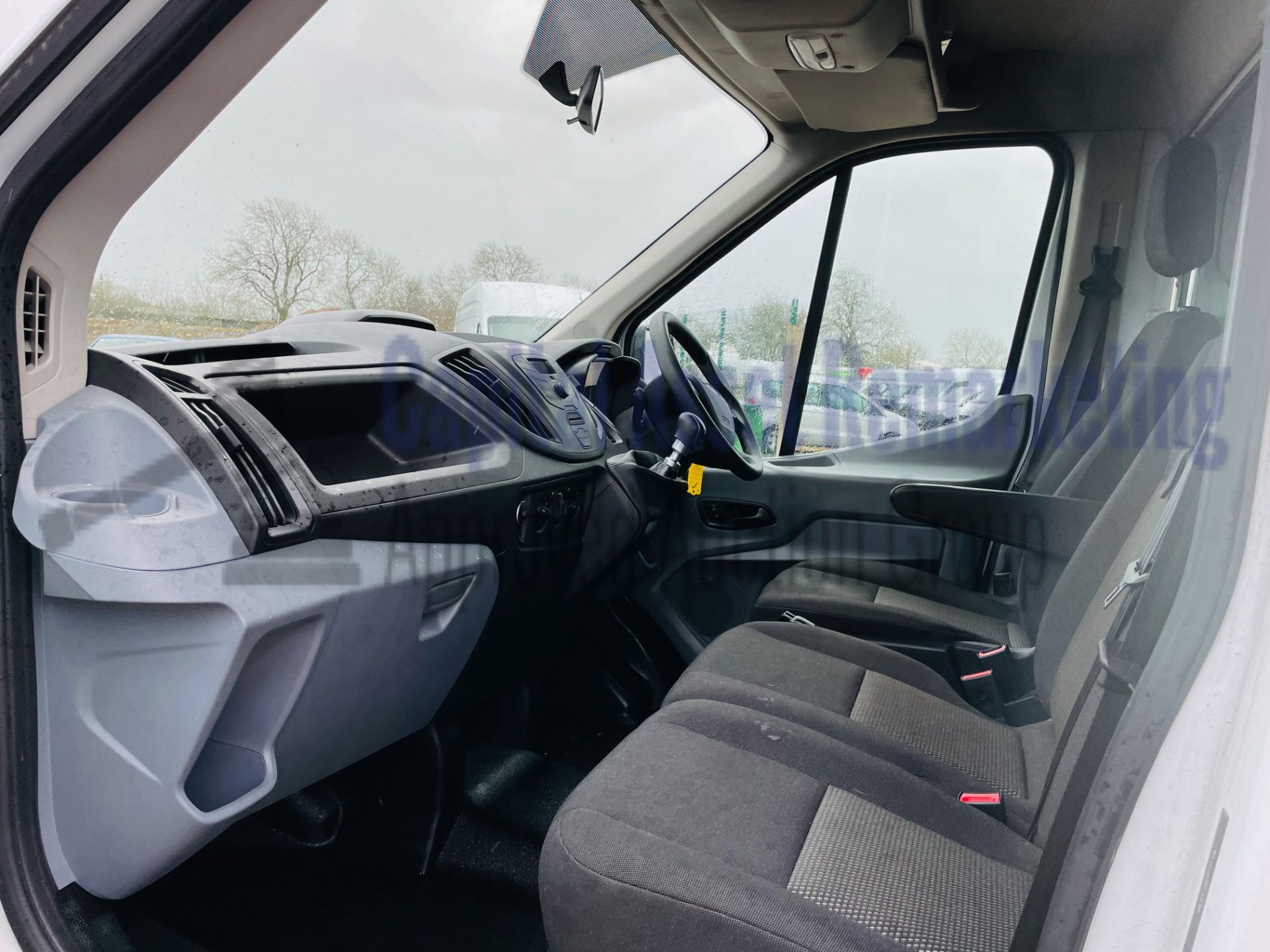 FORD TRANSIT 130 T350L RWD *LWB - LUTON / BOX VAN* (2019 - EURO 6) '2.0 TDCI - 6 SPEED' *TAIL-LIFT* - Image 23 of 45