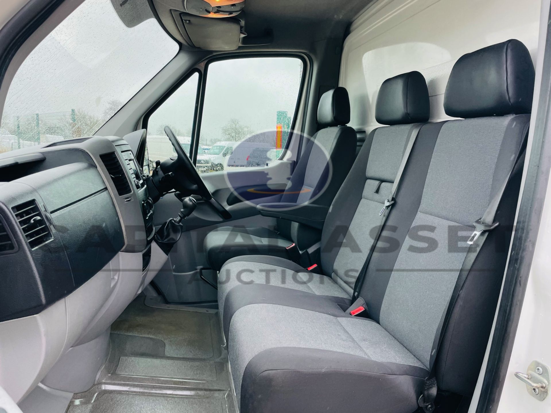 (On Sale) VOLKSWAGEN CRAFTER CR35 *LWB - DROPSIDE TRUCK* (2017 - EURO 6) '6 SPEED - STOP / START' - Image 22 of 39