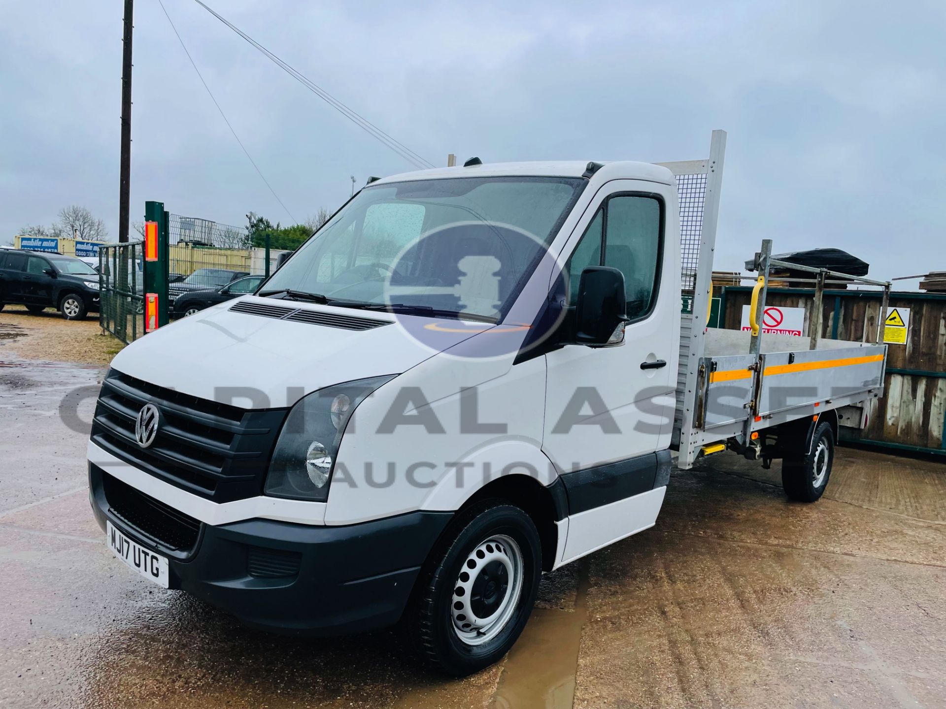 (On Sale) VOLKSWAGEN CRAFTER CR35 *LWB - DROPSIDE TRUCK* (2017 - EURO 6) '6 SPEED - STOP / START' - Image 6 of 39