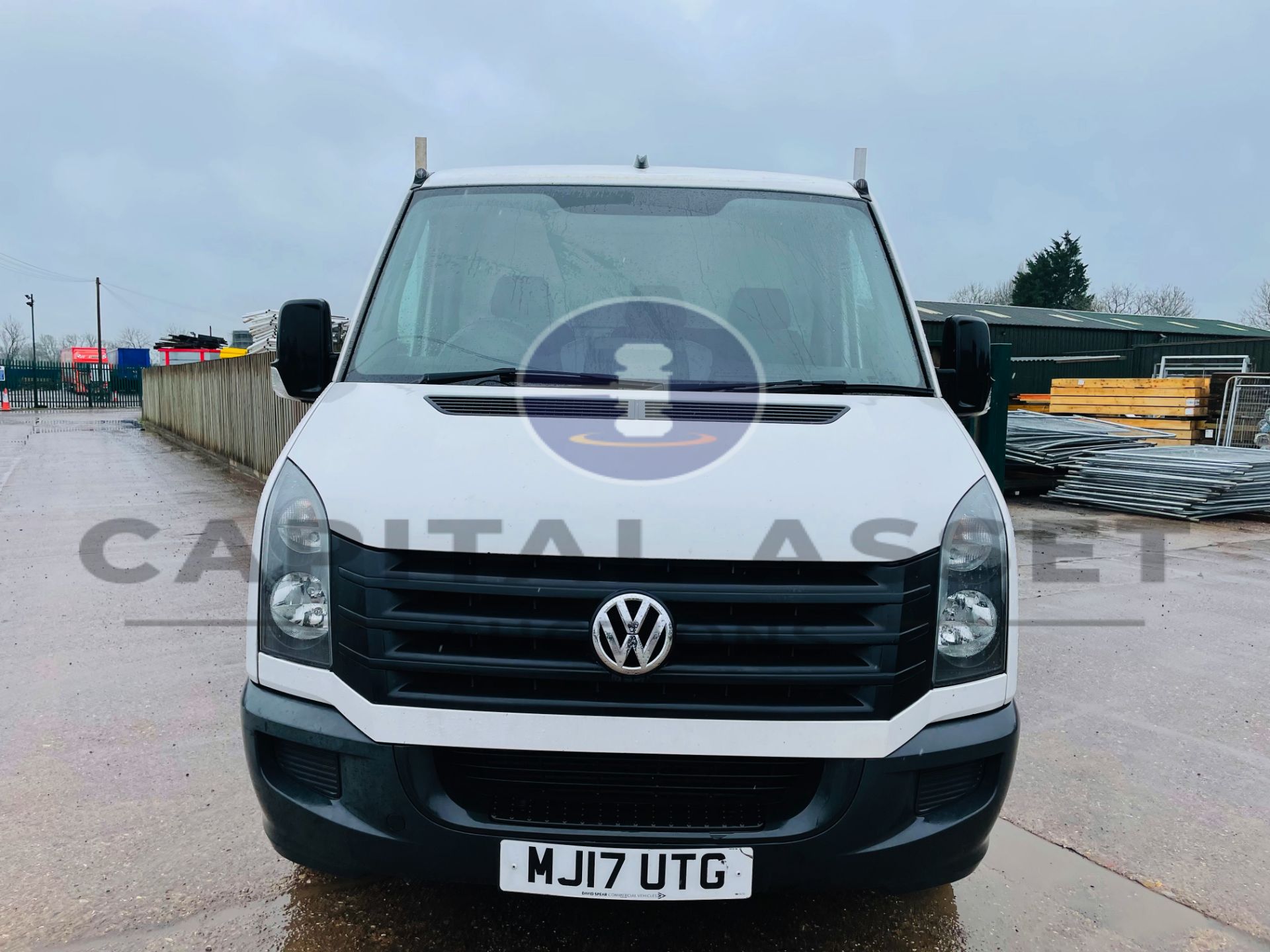 (On Sale) VOLKSWAGEN CRAFTER CR35 *LWB - DROPSIDE TRUCK* (2017 - EURO 6) '6 SPEED - STOP / START' - Image 4 of 39