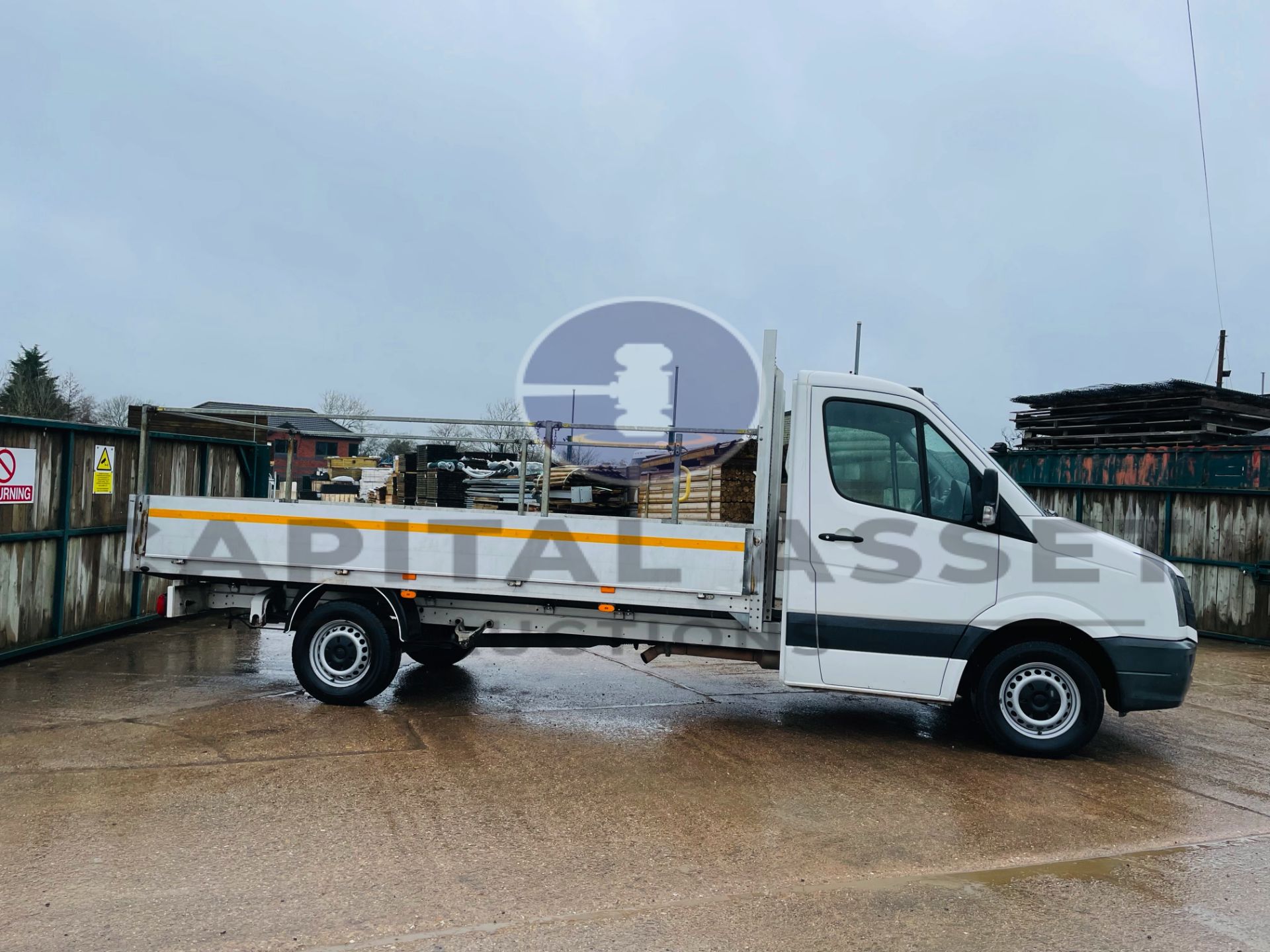 (On Sale) VOLKSWAGEN CRAFTER CR35 *LWB - DROPSIDE TRUCK* (2017 - EURO 6) '6 SPEED - STOP / START' - Image 14 of 39