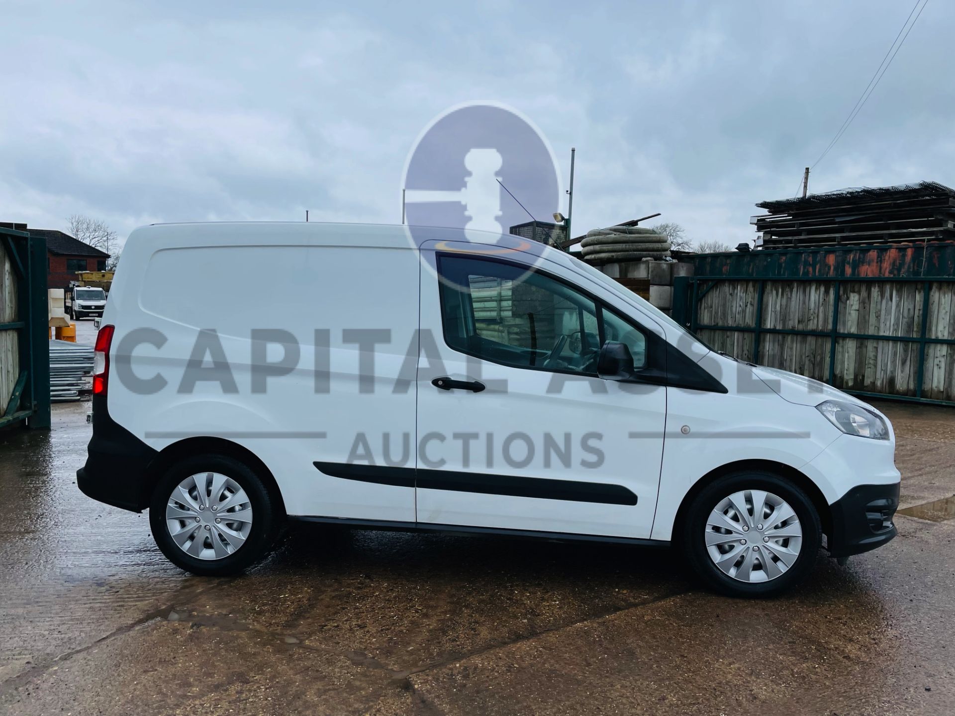 ON SALE FORD TRANSIT COURIER *LCV - PANEL VAN* (2018 - EURO 6) '1.5 TDCI - STOP/START' (1 OWNER - Image 14 of 35