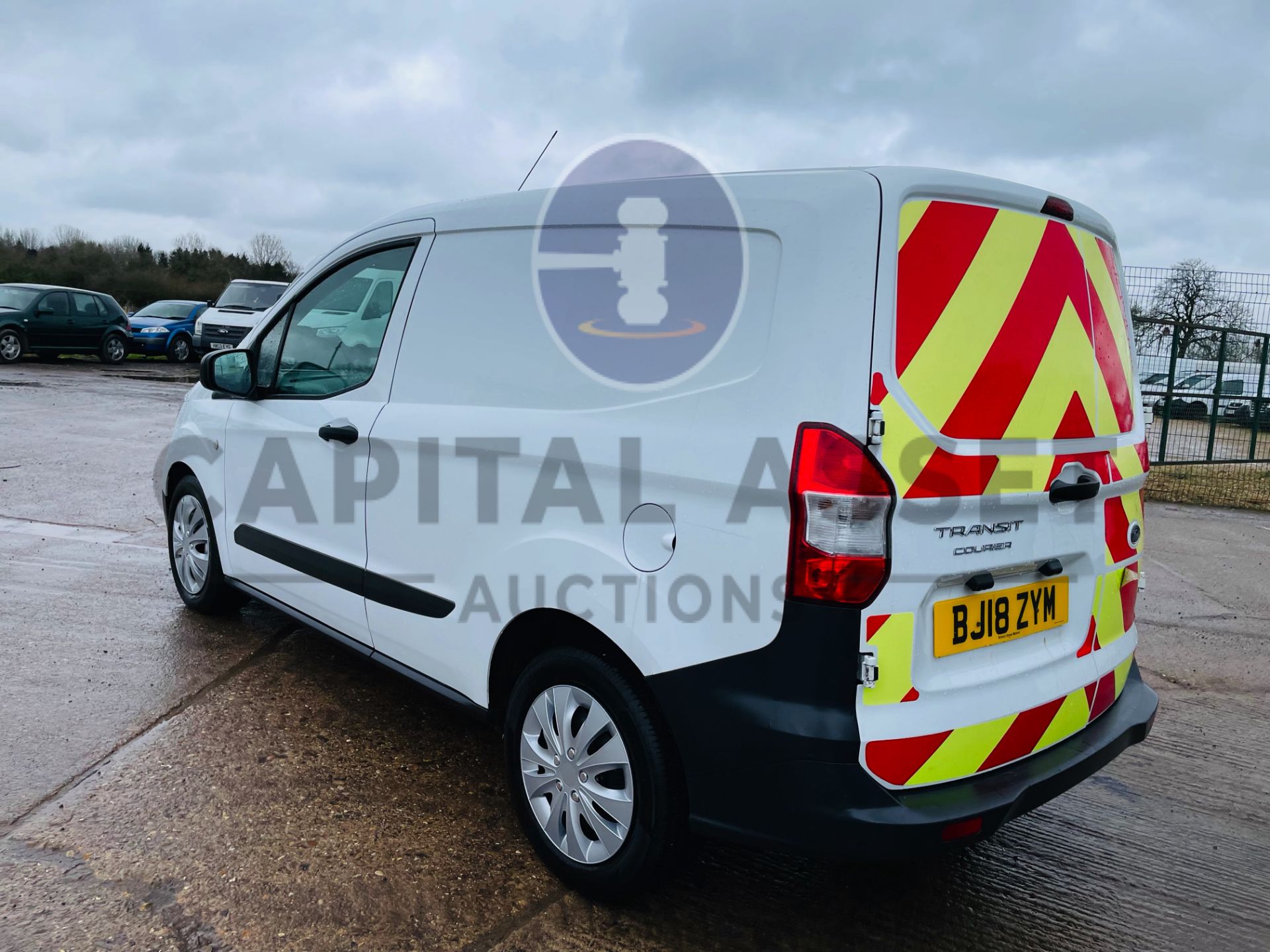 ON SALE FORD TRANSIT COURIER *LCV - PANEL VAN* (2018 - EURO 6) '1.5 TDCI - STOP/START' (1 OWNER - Image 10 of 35