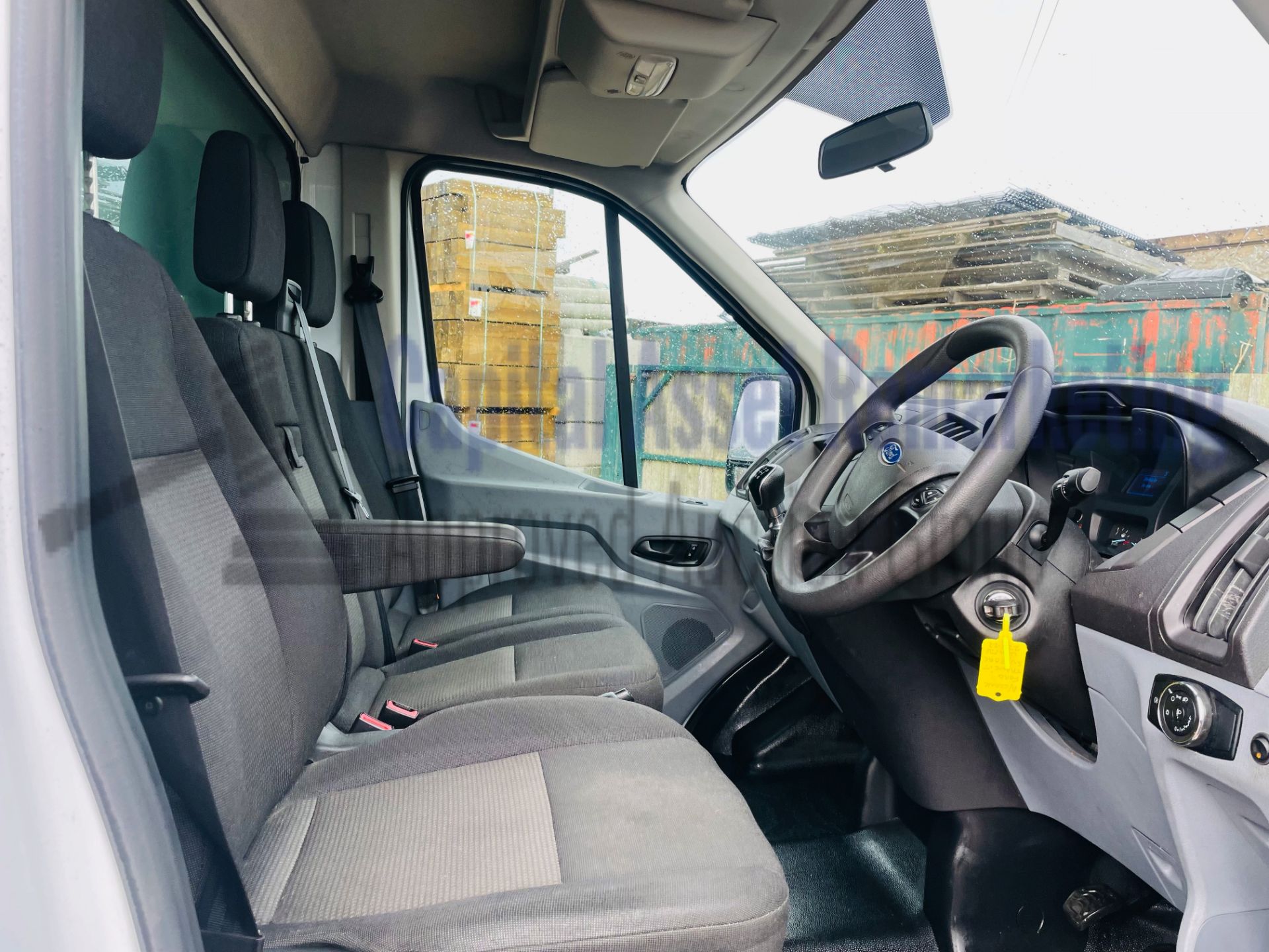 FORD TRANSIT 130 T350L RWD *LWB - LUTON / BOX VAN* (2019 - EURO 6) '2.0 TDCI - 6 SPEED' *TAIL-LIFT* - Image 32 of 45