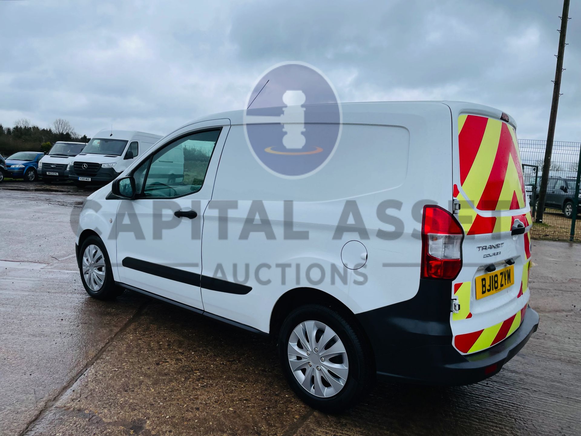 ON SALE FORD TRANSIT COURIER *LCV - PANEL VAN* (2018 - EURO 6) '1.5 TDCI - STOP/START' (1 OWNER - Image 9 of 35