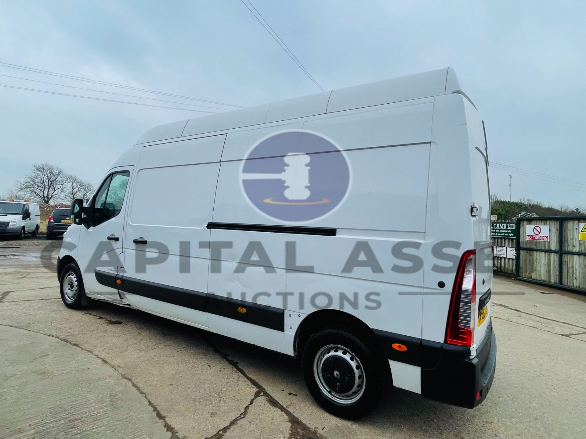 RENAULT MASTER *LWB - EXTRA HI-ROOF* PANEL VAN (2019 - EURO 6) '2.3 DCI-6 SPEED' *SAT NAV* (3500 KG) - Image 9 of 37