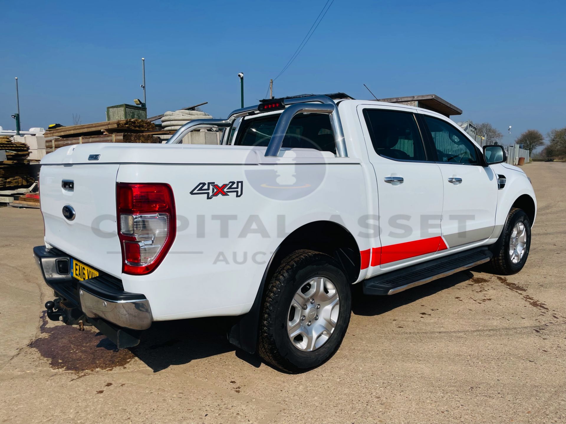 (ON SALE) FORD RANGER "LIMITED" 2.2TDCI 4WD PICK UP (16 REG) ONLY 79K WITH HISTORY -LEATHER -SAT-NAV - Image 10 of 32