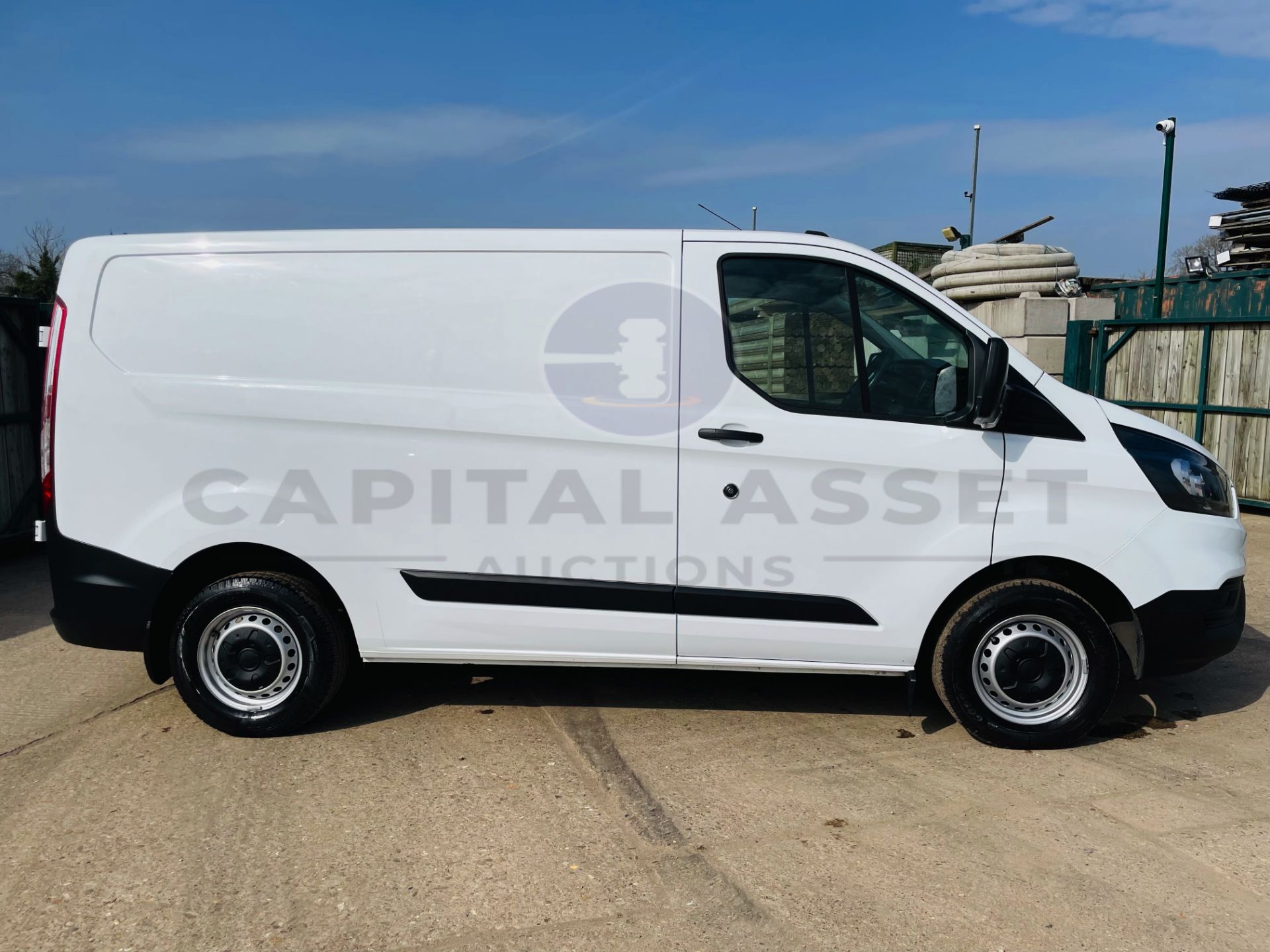 ON SALE FORD TRANSIT CUSTOM 2.0TDCI "300" ECO-BLUE (2021 MODEL) EURO 6 / AD BLUE - LOW MILEAGE - Image 12 of 24