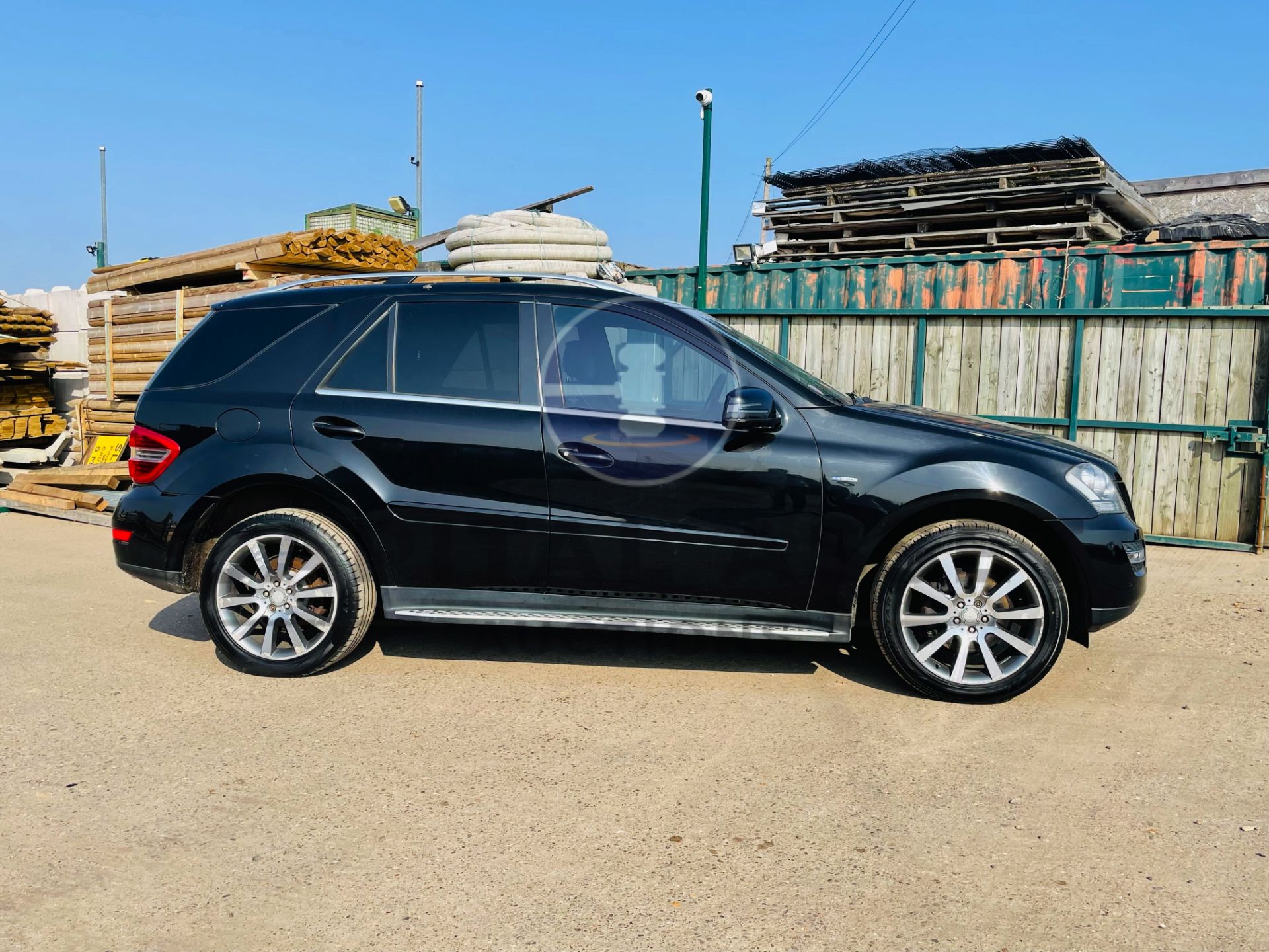 (On Sale) MERCEDES-BENZ ML 350 CDI *GRAND EDITION* SUV (61 REG) 3.0 DIESEL - AUTO *HUGE SPEC* - Image 14 of 53