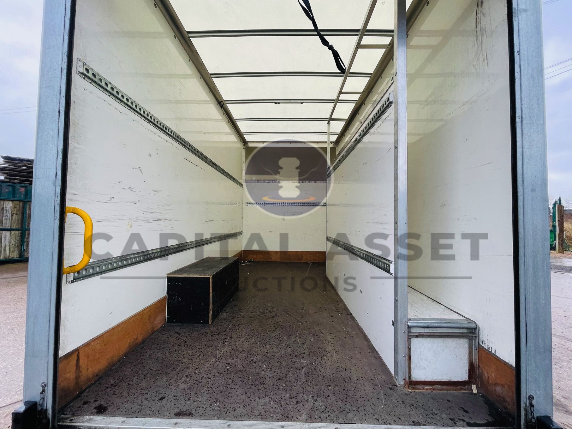 FIAT DUCATO 35 *LWB - LOW LOADER / LUTON BOX VAN* (2020 - EURO 6) '2.3 DIESEL - 140 BHP - 6 SPEED' - Image 25 of 41