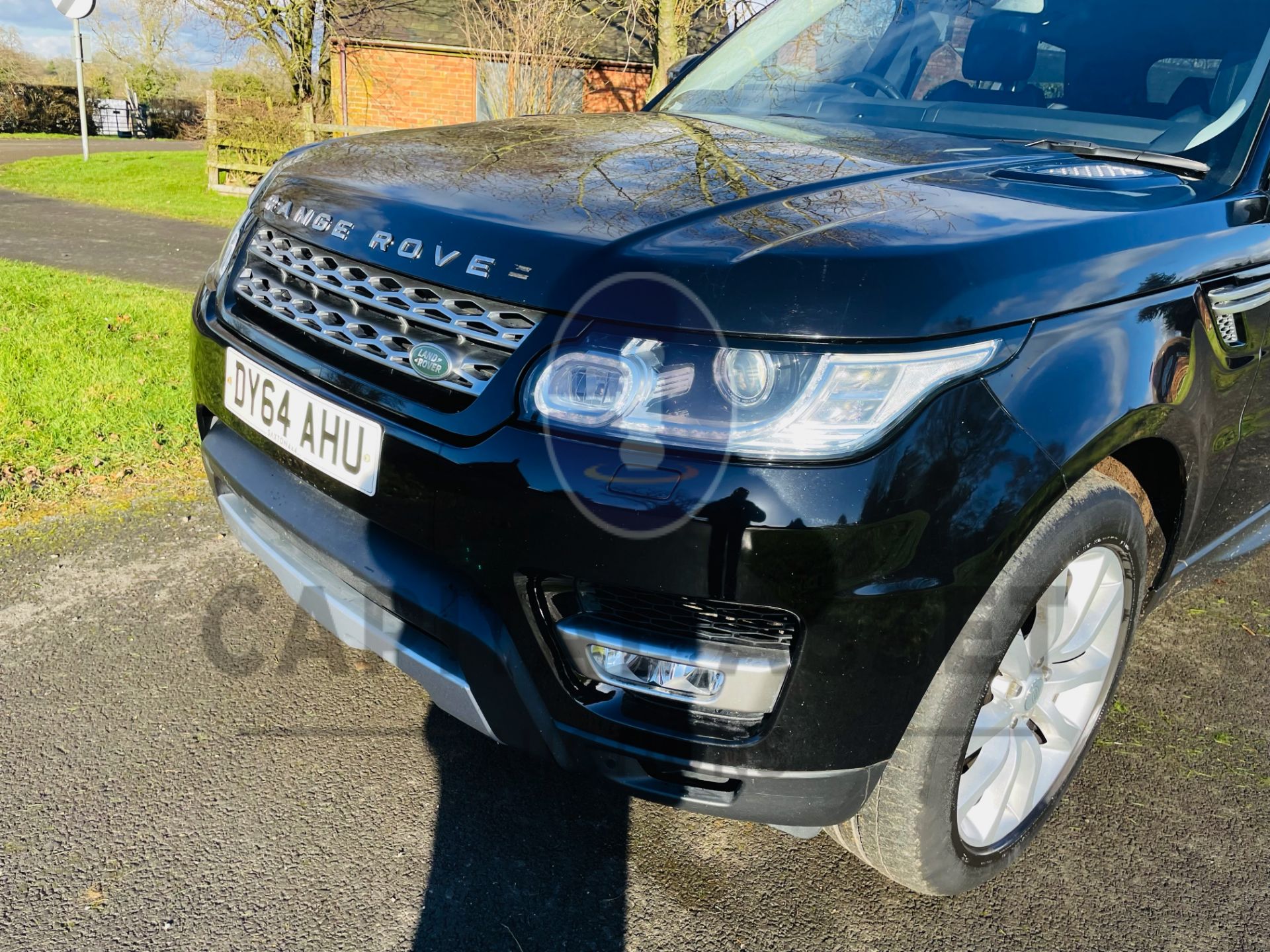 RANGE ROVER SPORT *HSE* SUV (2015 MODEL) 3.0 SDV6 - 8 SPEED AUTO *PAN ROOF - FULLY LOADED* (NO VAT) - Image 16 of 62