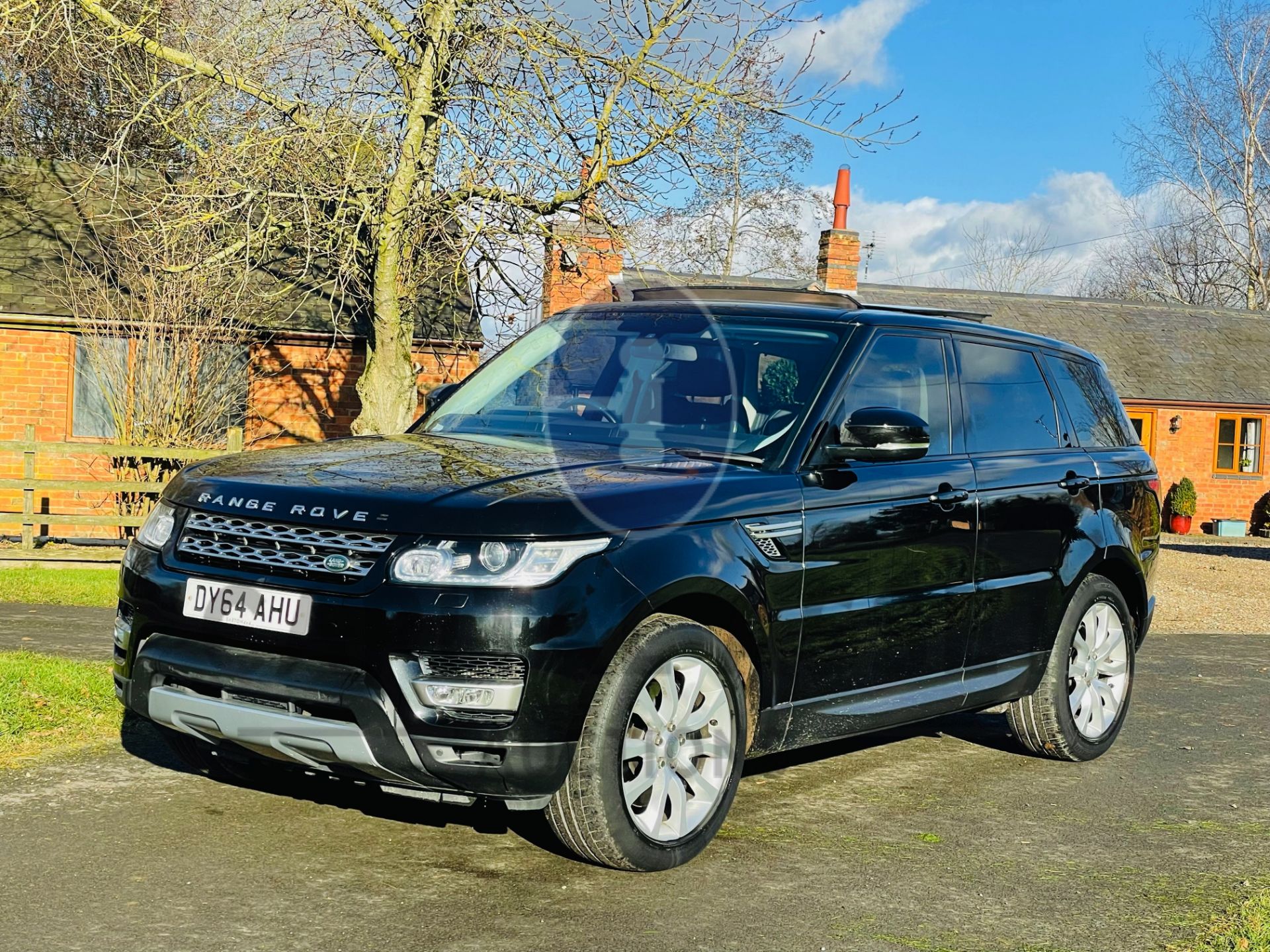 RANGE ROVER SPORT *HSE* SUV (2015 MODEL) 3.0 SDV6 - 8 SPEED AUTO *PAN ROOF - FULLY LOADED* (NO VAT) - Image 3 of 62