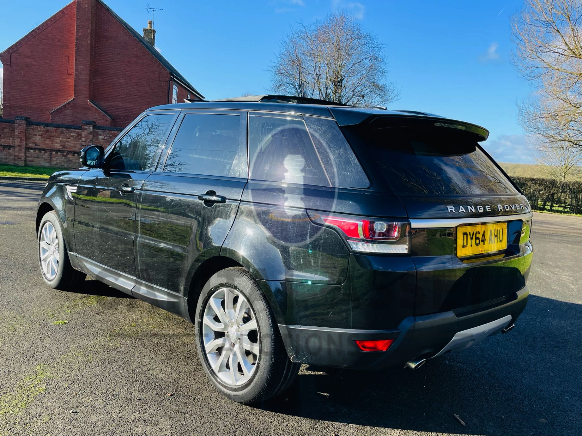 RANGE ROVER SPORT *HSE* SUV (2015 MODEL) 3.0 SDV6 - 8 SPEED AUTO *PAN ROOF - FULLY LOADED* (NO VAT) - Image 6 of 62