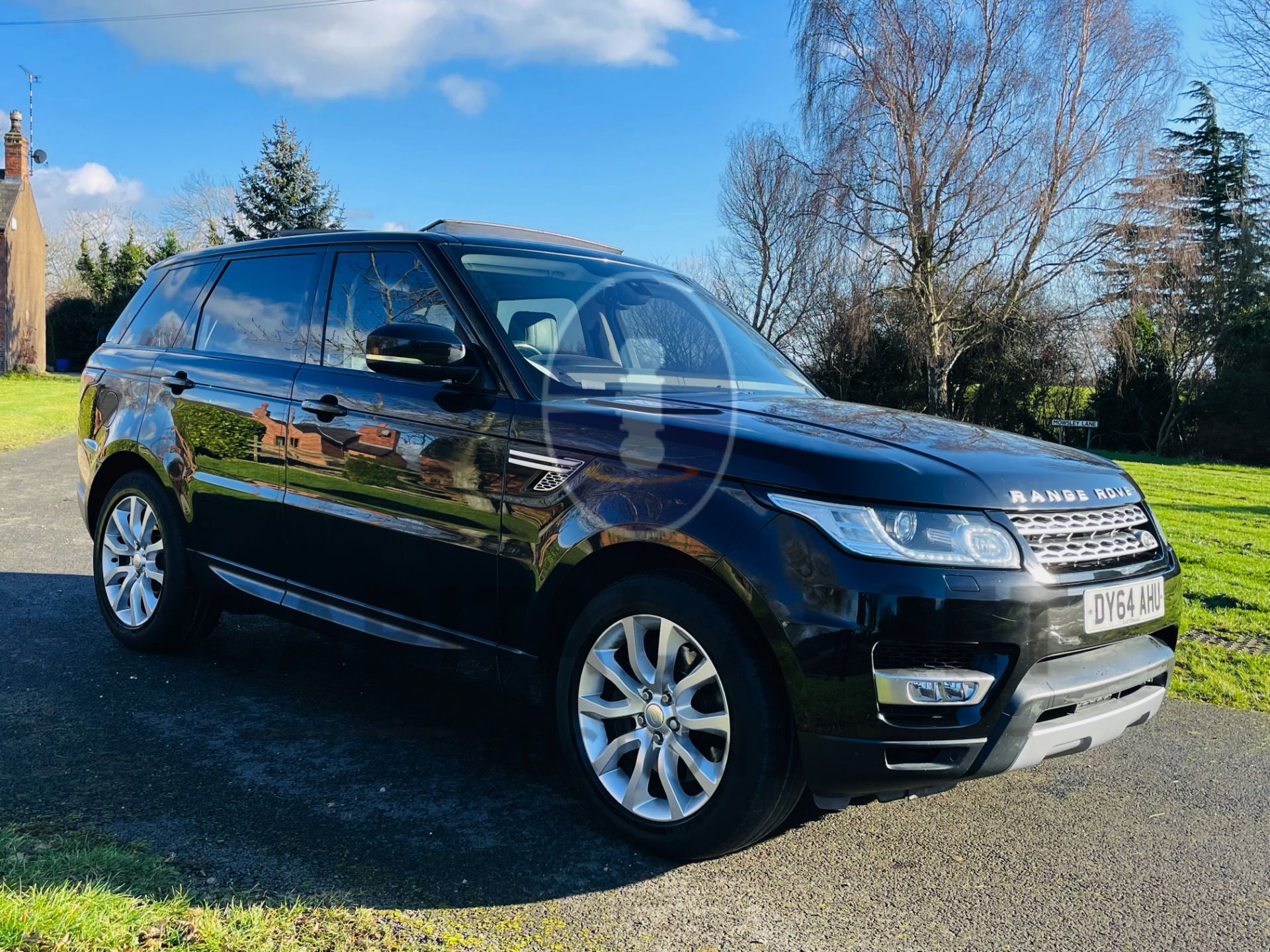 RANGE ROVER SPORT *HSE* SUV (2015 MODEL) 3.0 SDV6 - 8 SPEED AUTO *PAN ROOF - FULLY LOADED* (NO VAT) - Image 13 of 62