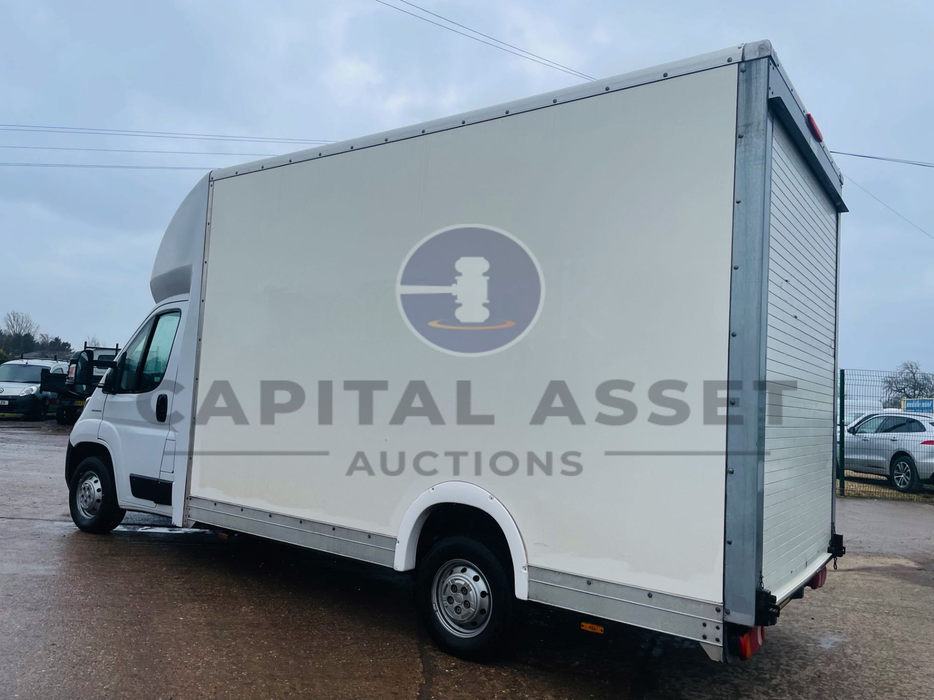 FIAT DUCATO 35 *LWB - LOW LOADER / LUTON BOX VAN* (2020 - EURO 6) '2.3 DIESEL - 140 BHP - 6 SPEED' - Image 9 of 41