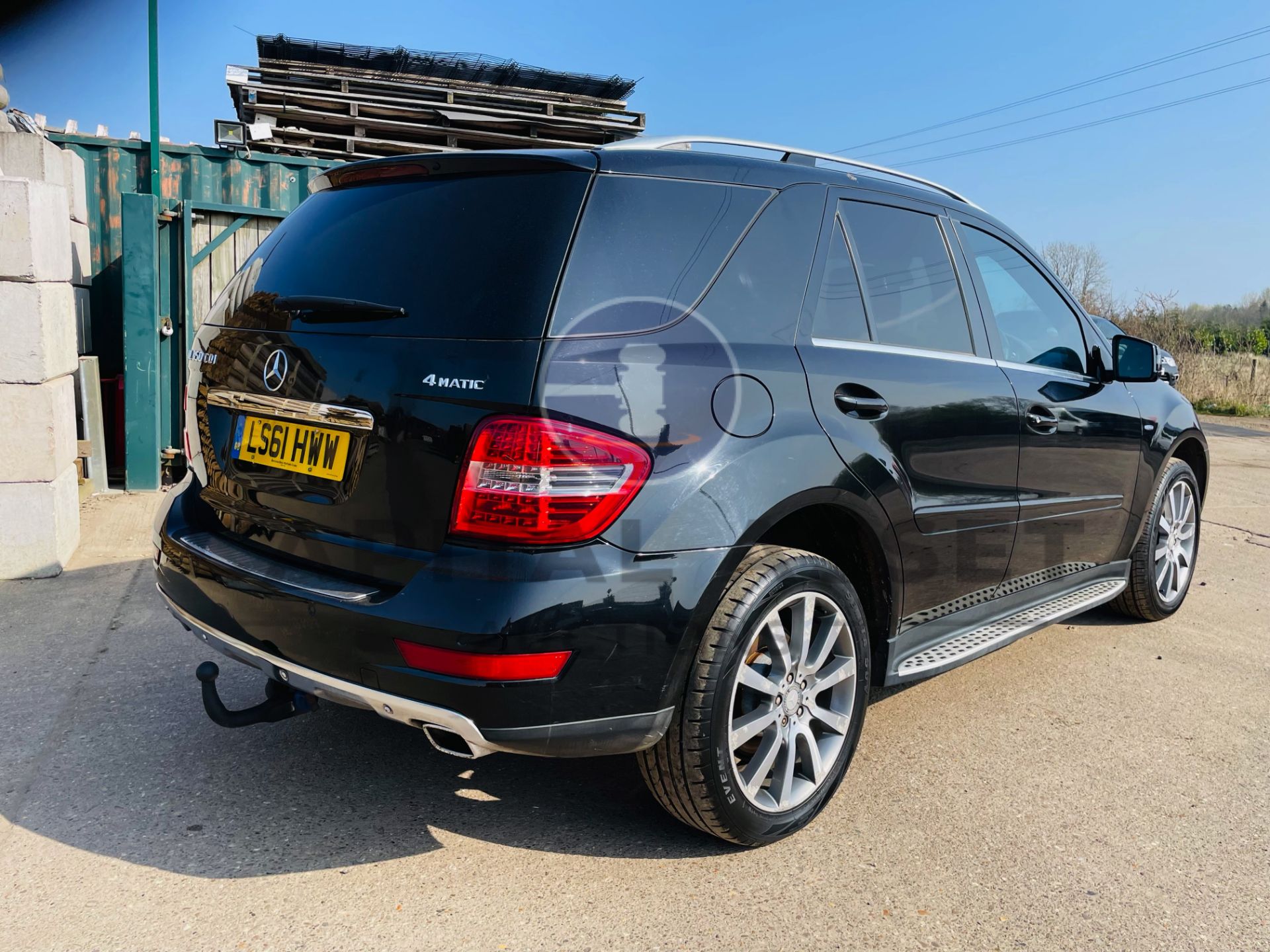 (On Sale) MERCEDES-BENZ ML 350 CDI *GRAND EDITION* SUV (61 REG) 3.0 DIESEL - AUTO *HUGE SPEC* - Image 12 of 53