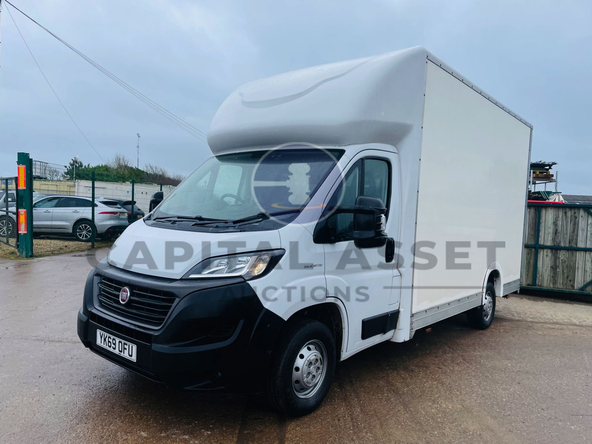 FIAT DUCATO 35 *LWB - LOW LOADER / LUTON BOX VAN* (2020 - EURO 6) '2.3 DIESEL - 140 BHP - 6 SPEED' - Image 5 of 41