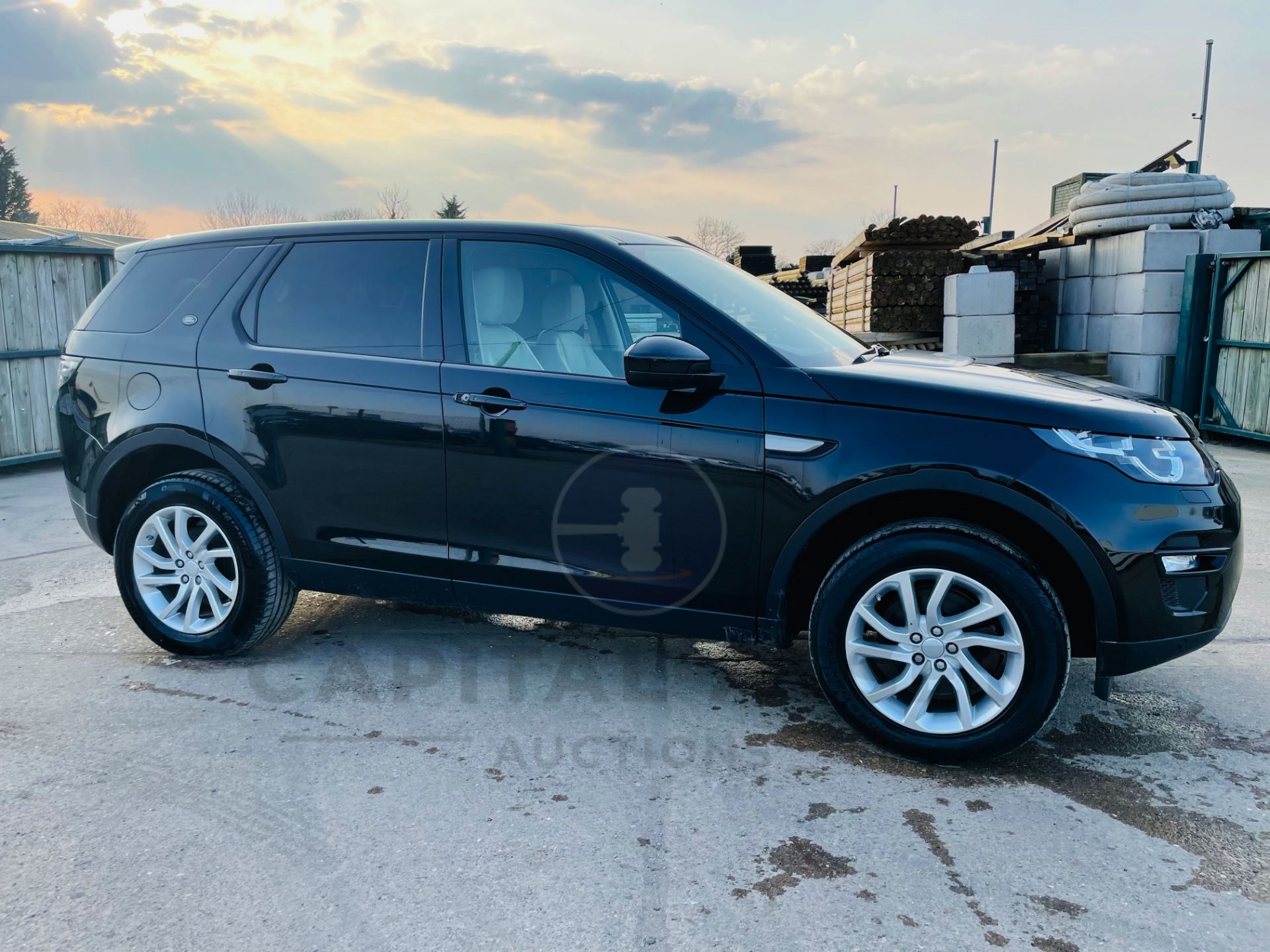 (On Sale) LAND ROVER DISCOVERY SPORT *SE TECH* 7 SEATER SUV (2018 - EURO 6) TD4 - AUTO *LOW MILEAGE*