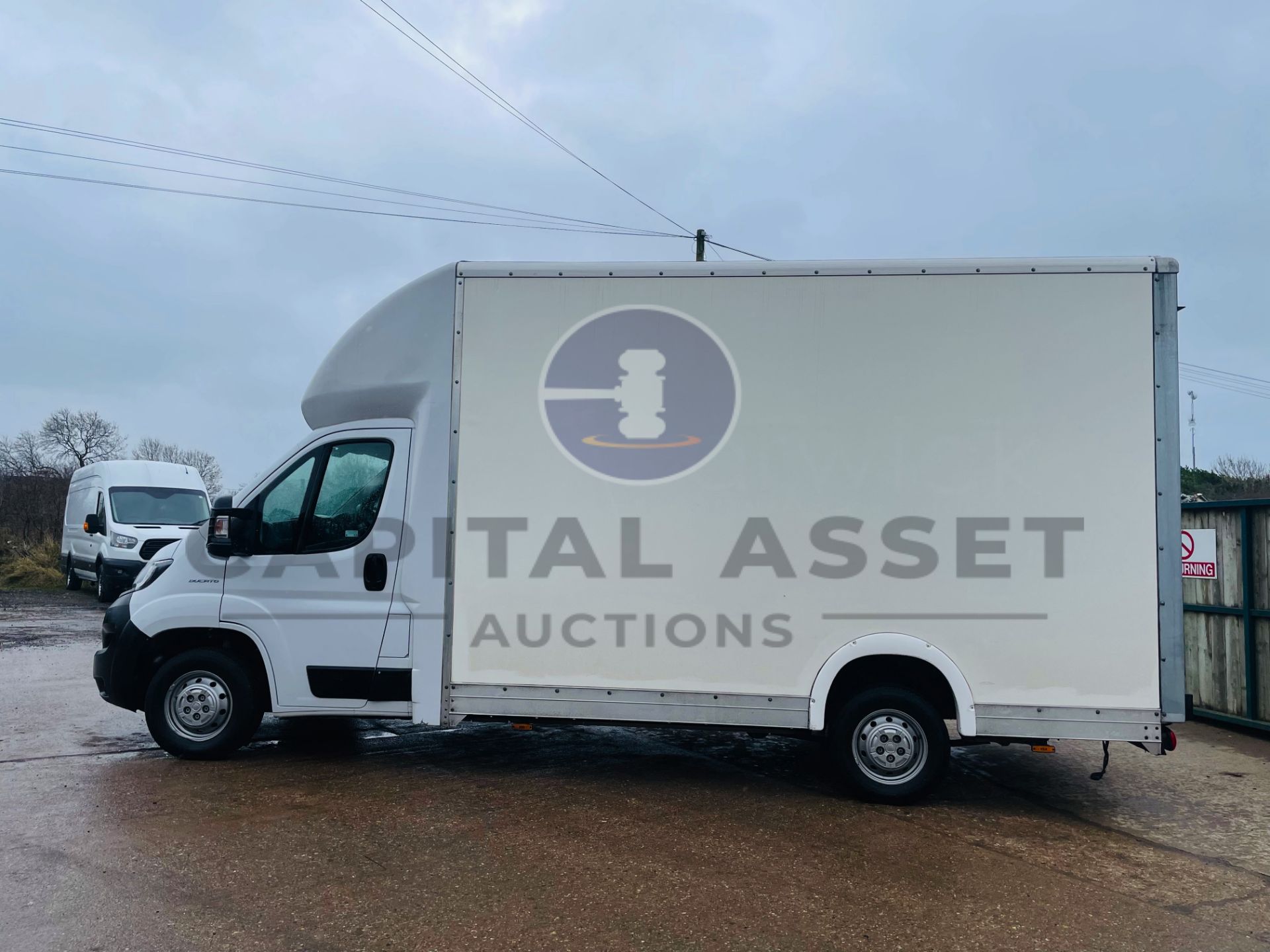 FIAT DUCATO 35 *LWB - LOW LOADER / LUTON BOX VAN* (2020 - EURO 6) '2.3 DIESEL - 140 BHP - 6 SPEED' - Image 8 of 41