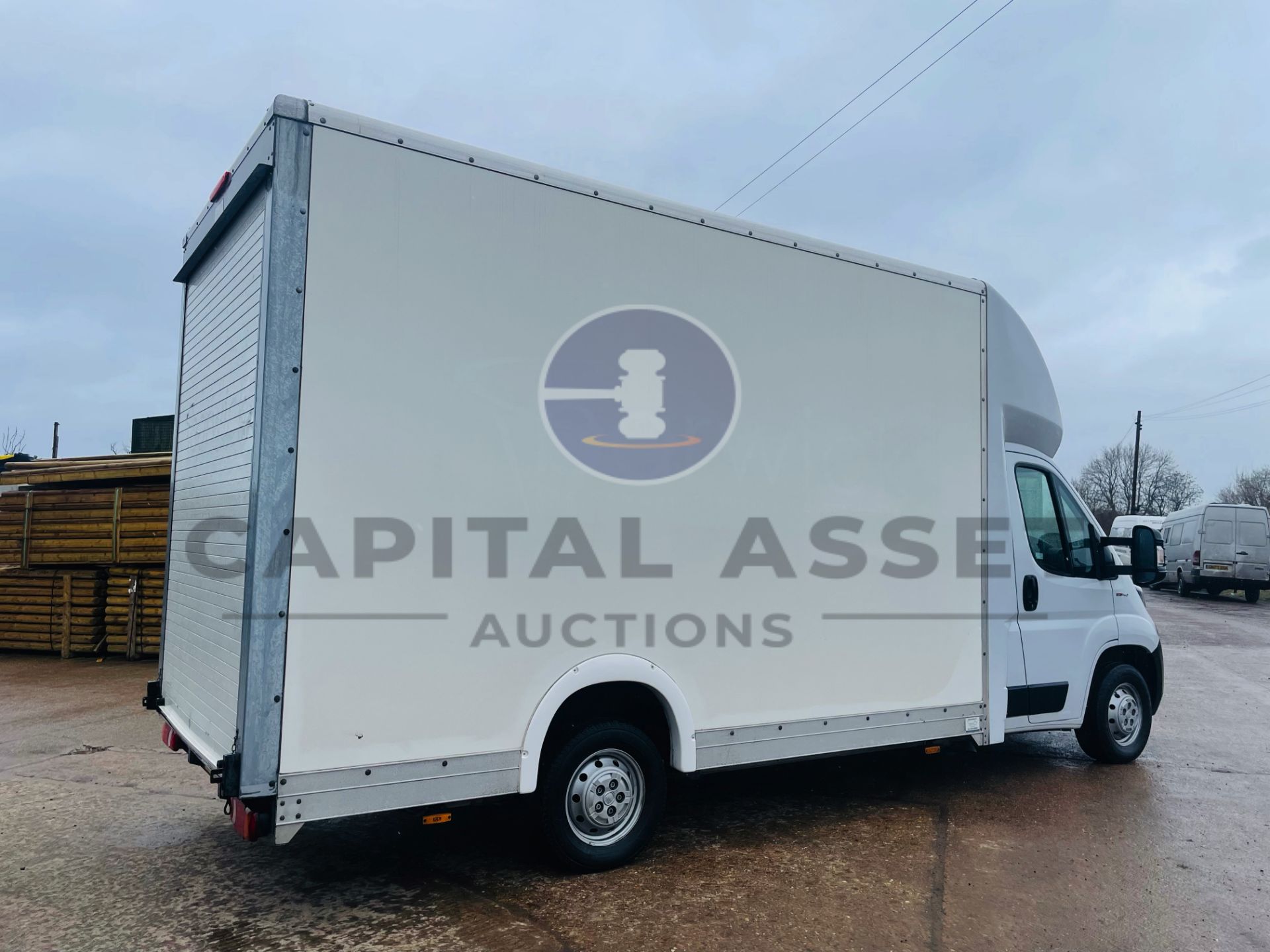 FIAT DUCATO 35 *LWB - LOW LOADER / LUTON BOX VAN* (2020 - EURO 6) '2.3 DIESEL - 140 BHP - 6 SPEED' - Image 12 of 41