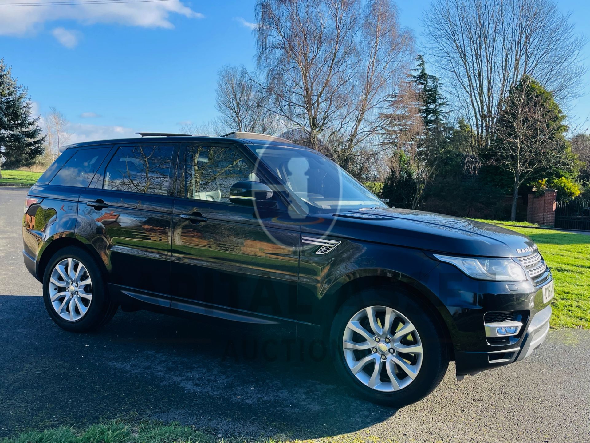 RANGE ROVER SPORT *HSE* SUV (2015 MODEL) 3.0 SDV6 - 8 SPEED AUTO *PAN ROOF - FULLY LOADED* (NO VAT) - Image 11 of 62