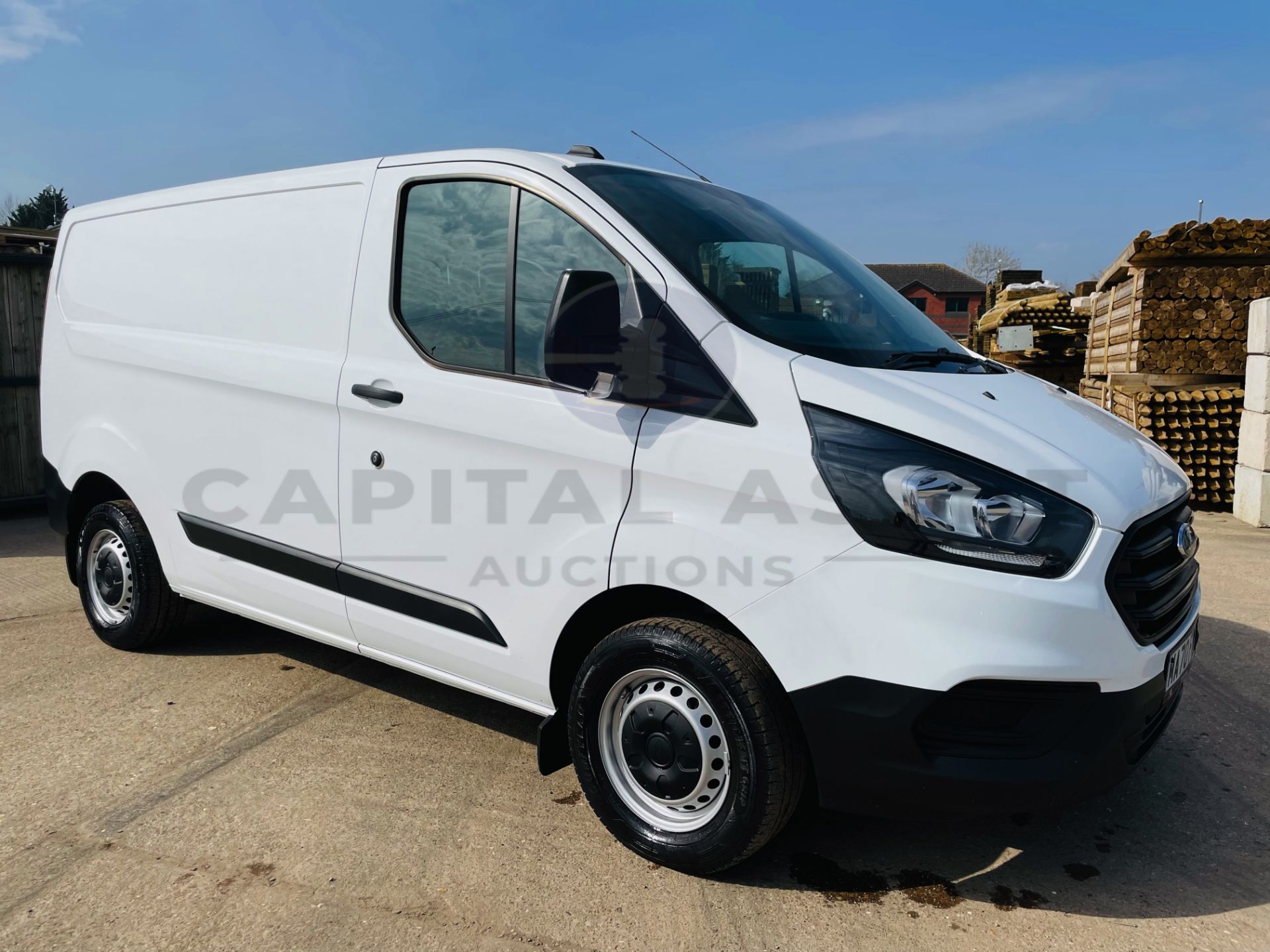 ON SALE FORD TRANSIT CUSTOM 2.0TDCI "300" ECO-BLUE (2021 MODEL) EURO 6 / AD BLUE - LOW MILEAGE - Image 2 of 24