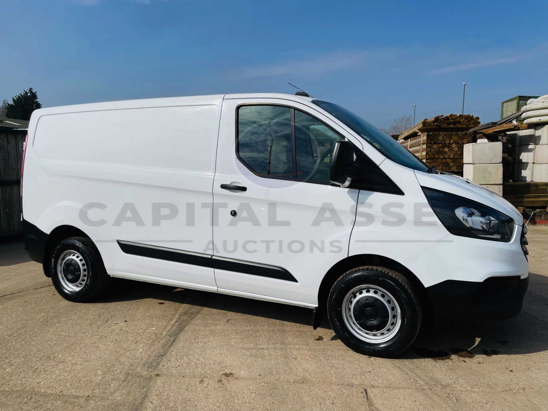 ON SALE FORD TRANSIT CUSTOM 2.0TDCI "300" ECO-BLUE (2021 MODEL) EURO 6 / AD BLUE - LOW MILEAGE