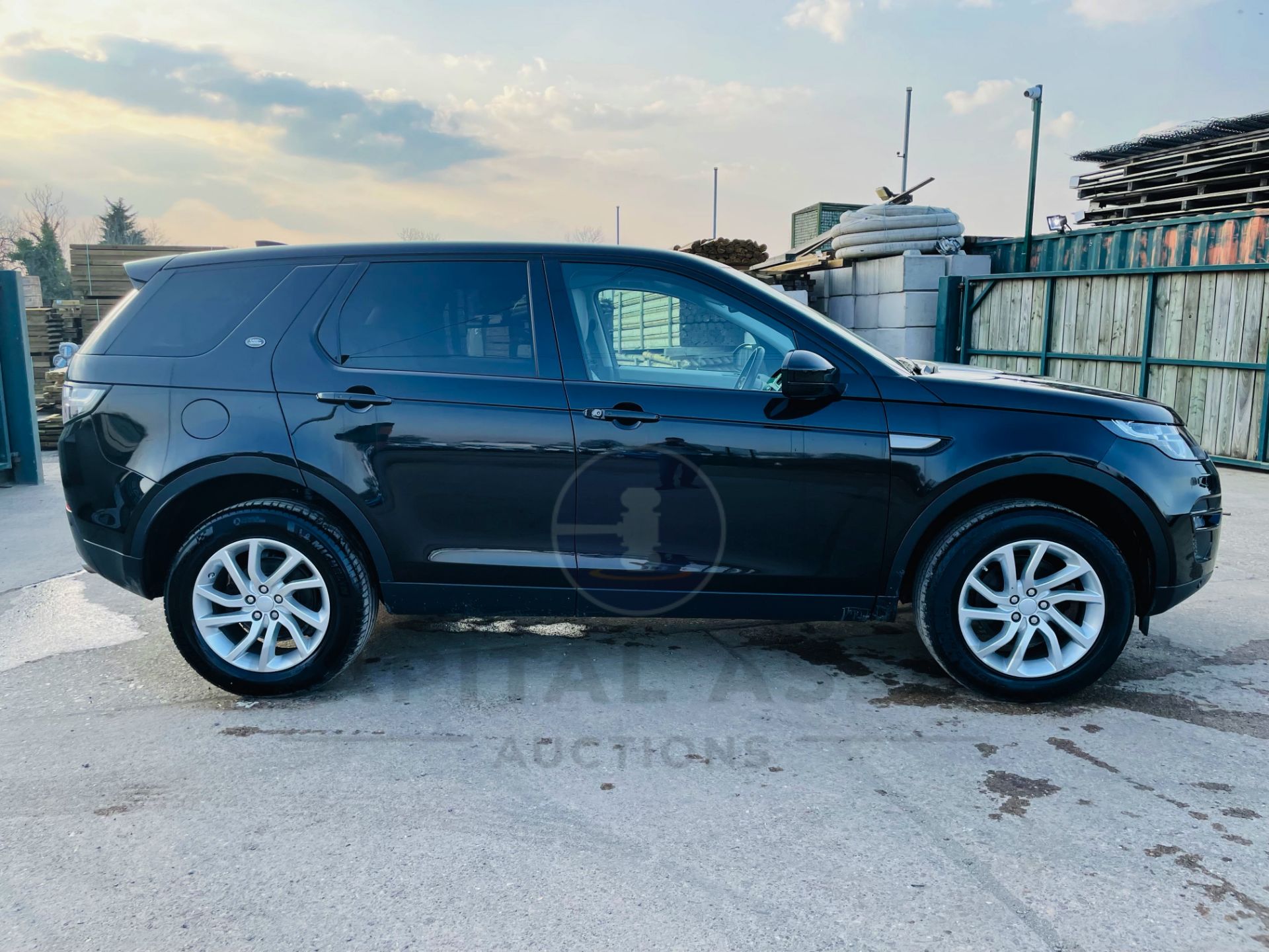 (On Sale) LAND ROVER DISCOVERY SPORT *SE TECH* 7 SEATER SUV (2018 - EURO 6) TD4 - AUTO *LOW MILEAGE* - Image 12 of 35