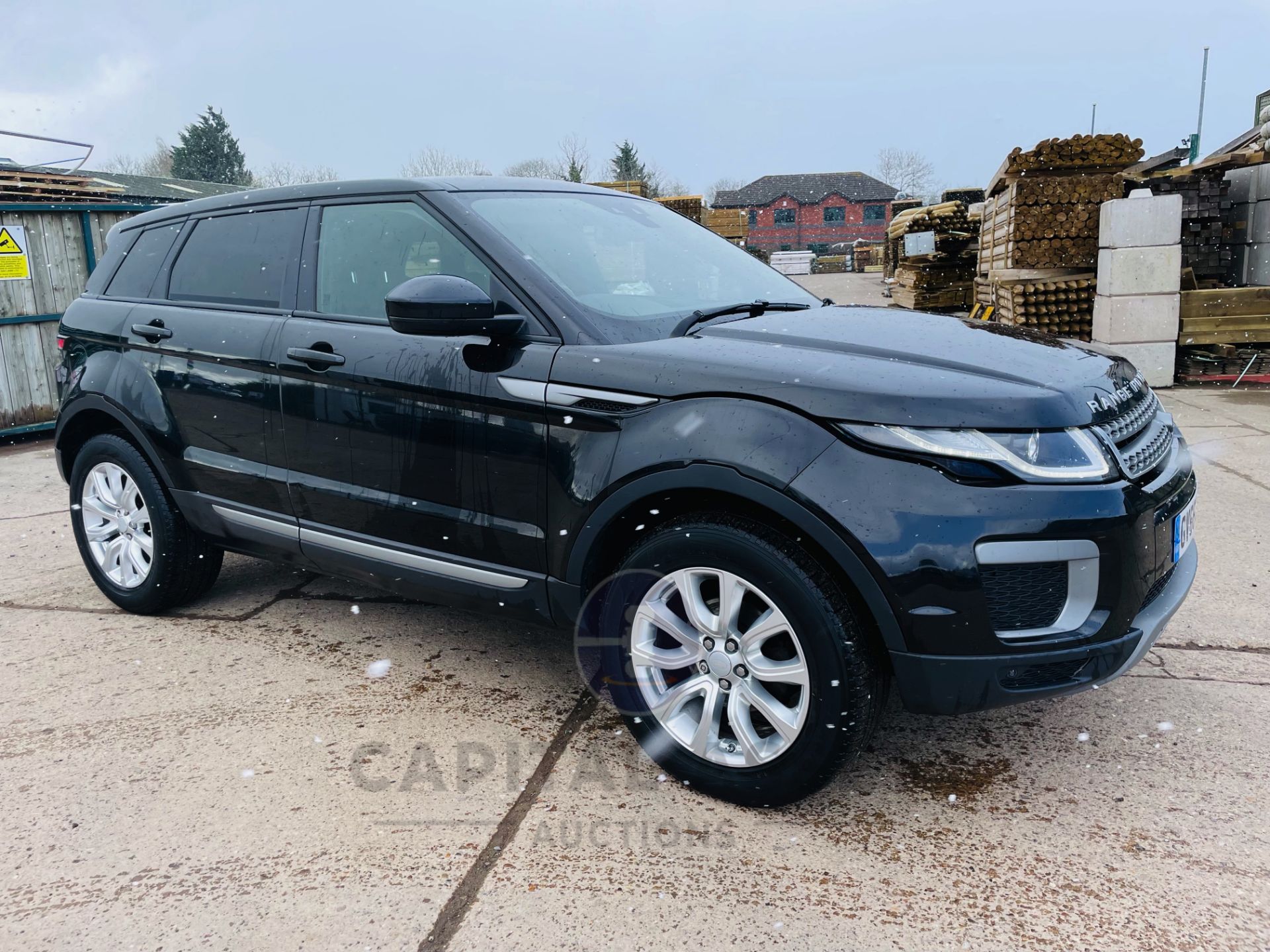 RANGE ROVER EVOQUE 2.0ED4 "SE" 1 OWNER FSH (2017) LEATHER - SAT NAV-EURO 6-HEATED SEATS *GREAT SPEC* - Image 2 of 27