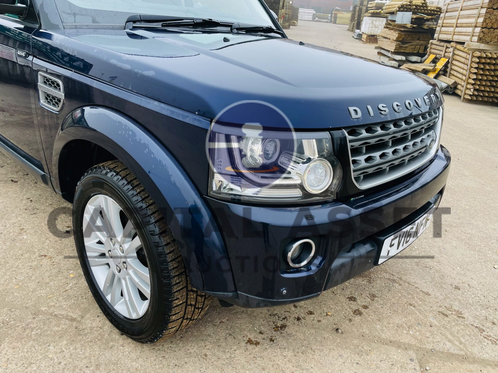 LAND ROVER DISCOVERY 4 *SE* SUV (2016 -FACELIFT) 3.0 SDV6 - 255 BHP - 8 SPEED AUTO *GREAT SPEC* - Image 15 of 52