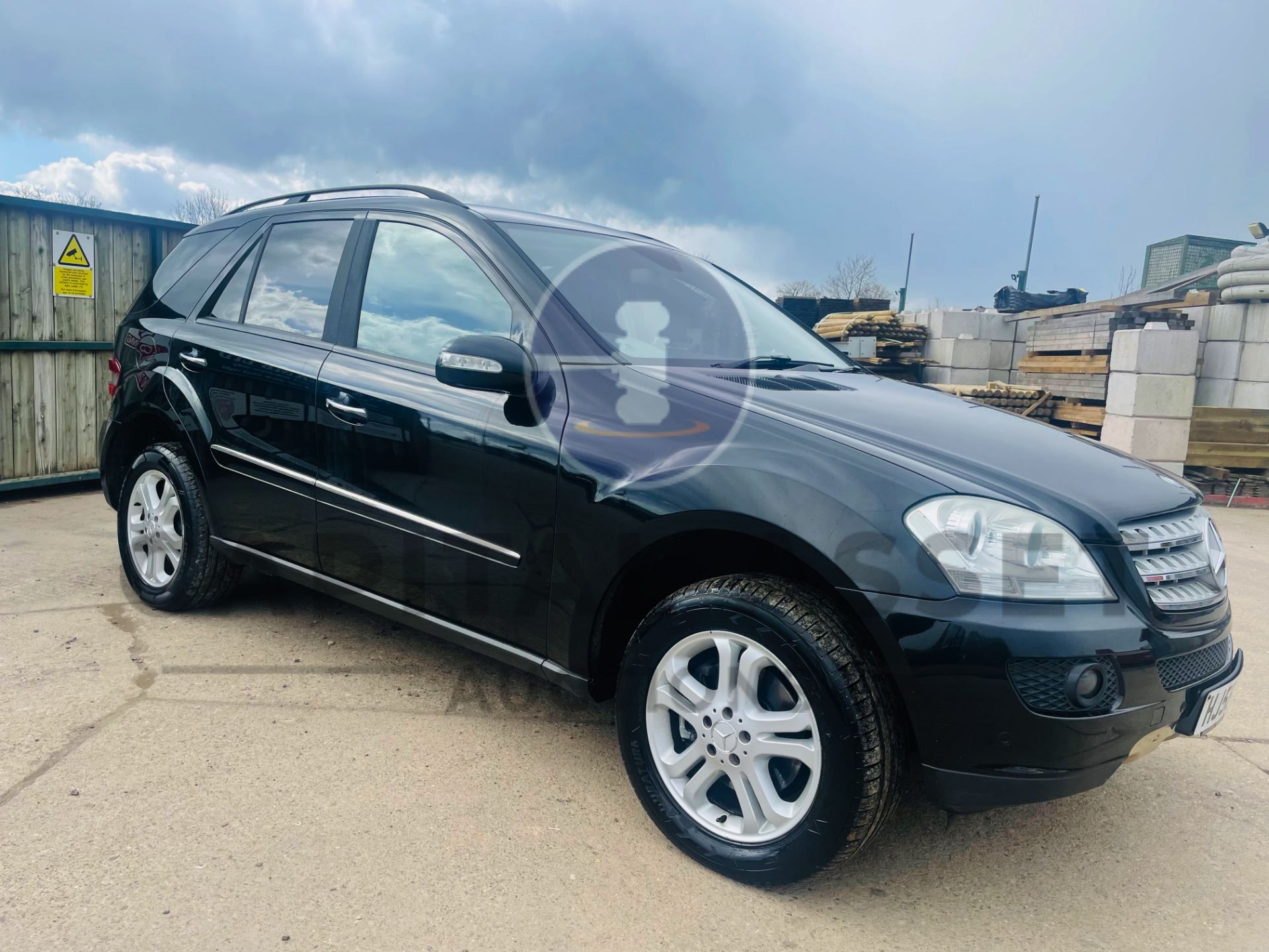 ON SALE MERCEDES-BENZ ML 320 CDI *SE EDITION* SUV (2007 MODEL) '3.0 DIESEL - AUTOMATIC' *LEATHER - Image 3 of 49