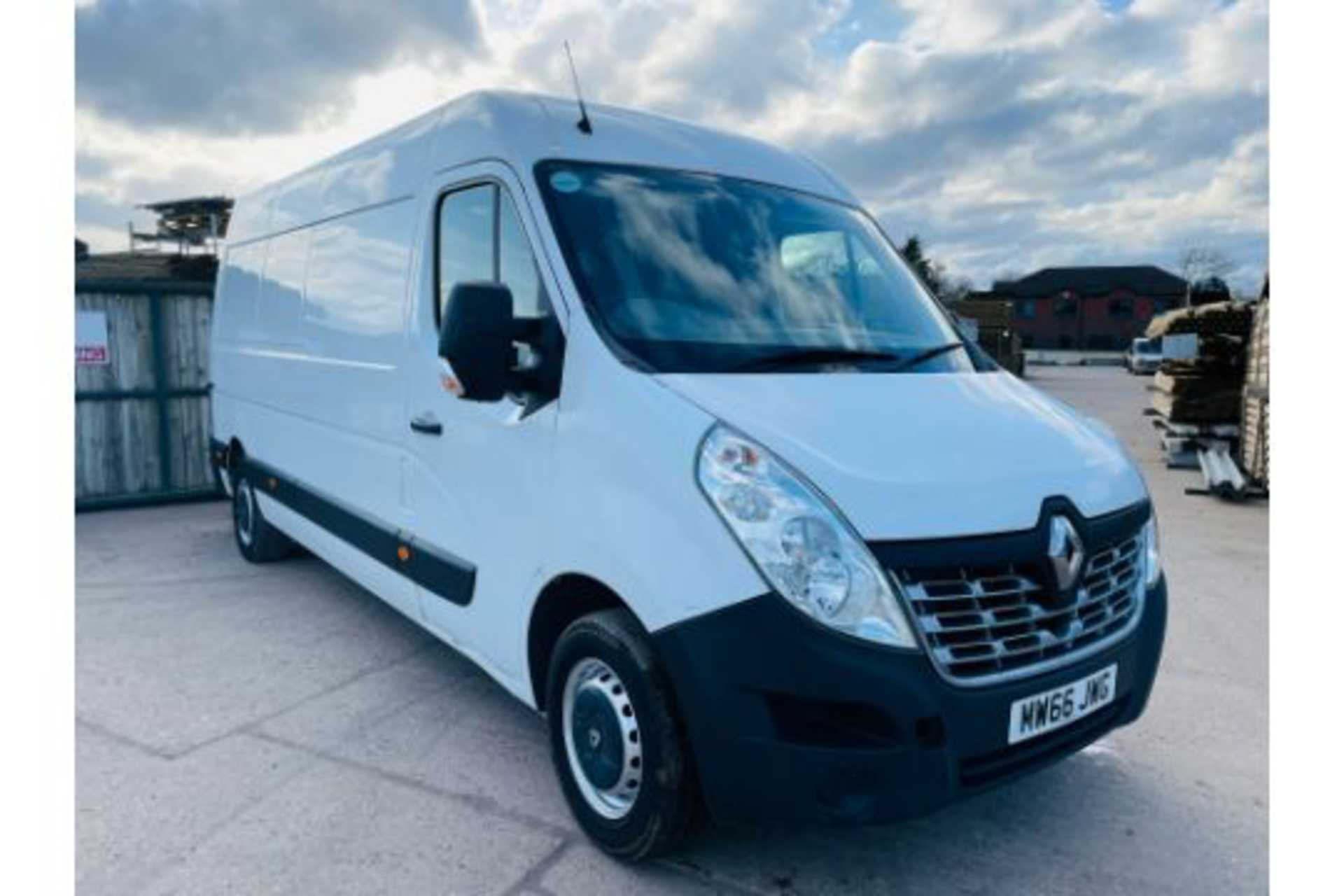 On Sale RENAULT MASTER LM35 (145) "BUSINESS ENERGY" START/STOP EURO 6 - LONG WHEEL BASE - 2017 REG - - Image 4 of 15