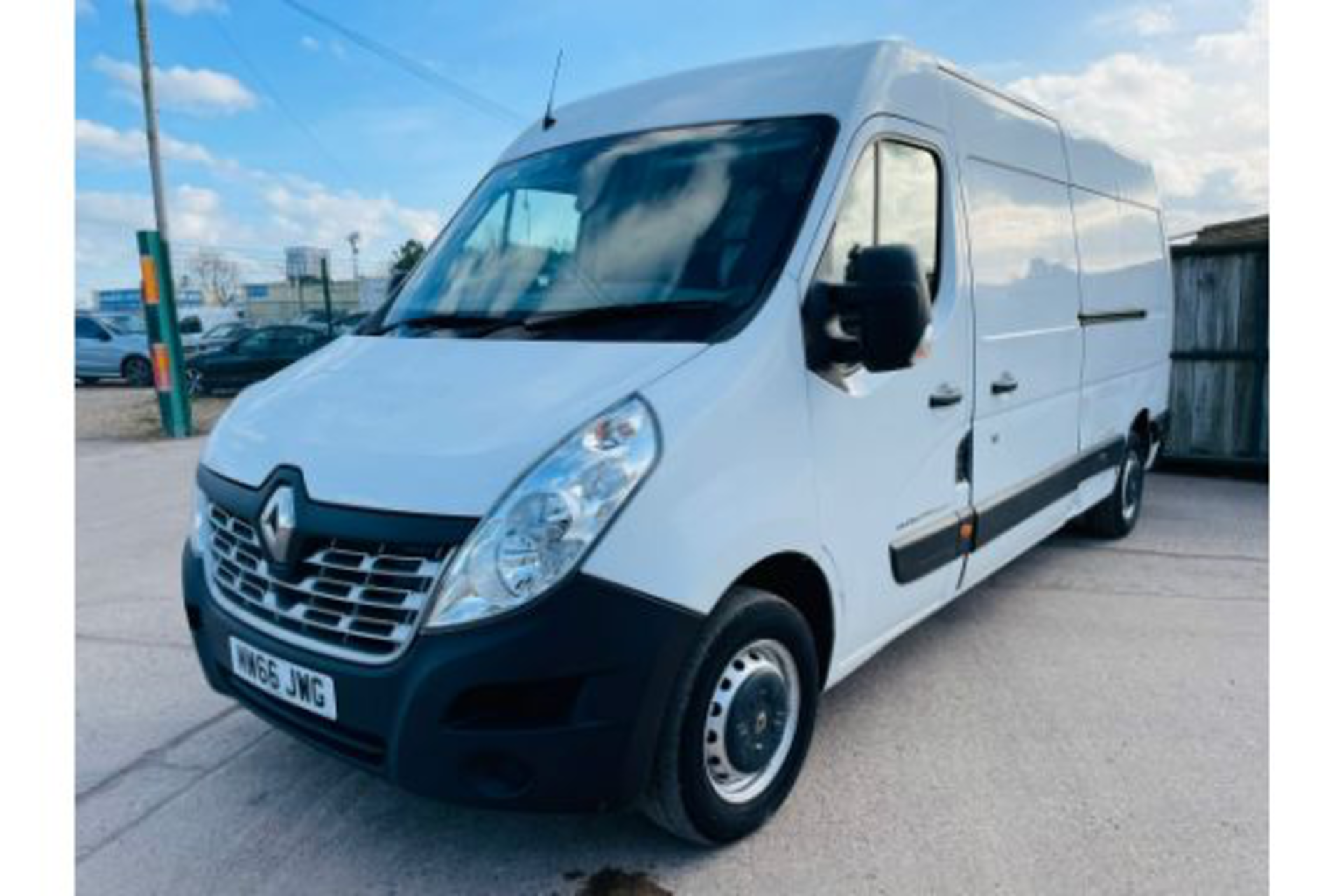 On Sale RENAULT MASTER LM35 (145) "BUSINESS ENERGY" START/STOP EURO 6 - LONG WHEEL BASE - 2017 REG - - Image 3 of 15