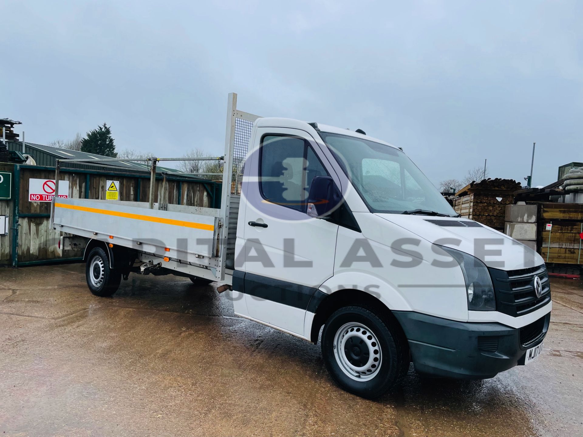 VOLKSWAGEN CRAFTER CR35 *LWB - DROPSIDE TRUCK* (2017 - EURO 6) '6 SPEED - STOP / START' - Image 2 of 39