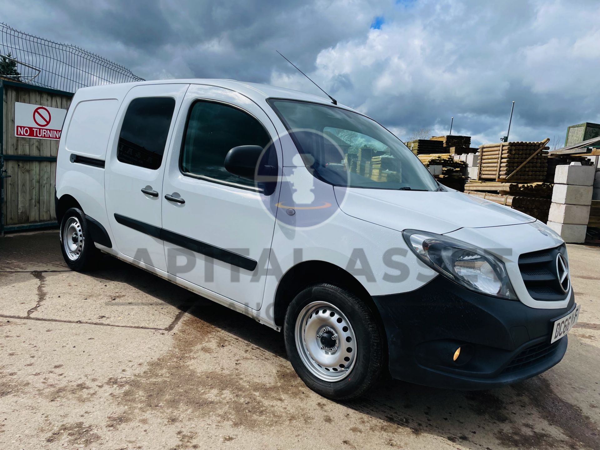 MERCEDES-BENZ CITAN 111 CDI *XLWB - 5 SEATER CREW VAN* (2017 - EURO 6) 110 BHP - 6 SPEED *AIR CON* - Image 3 of 40