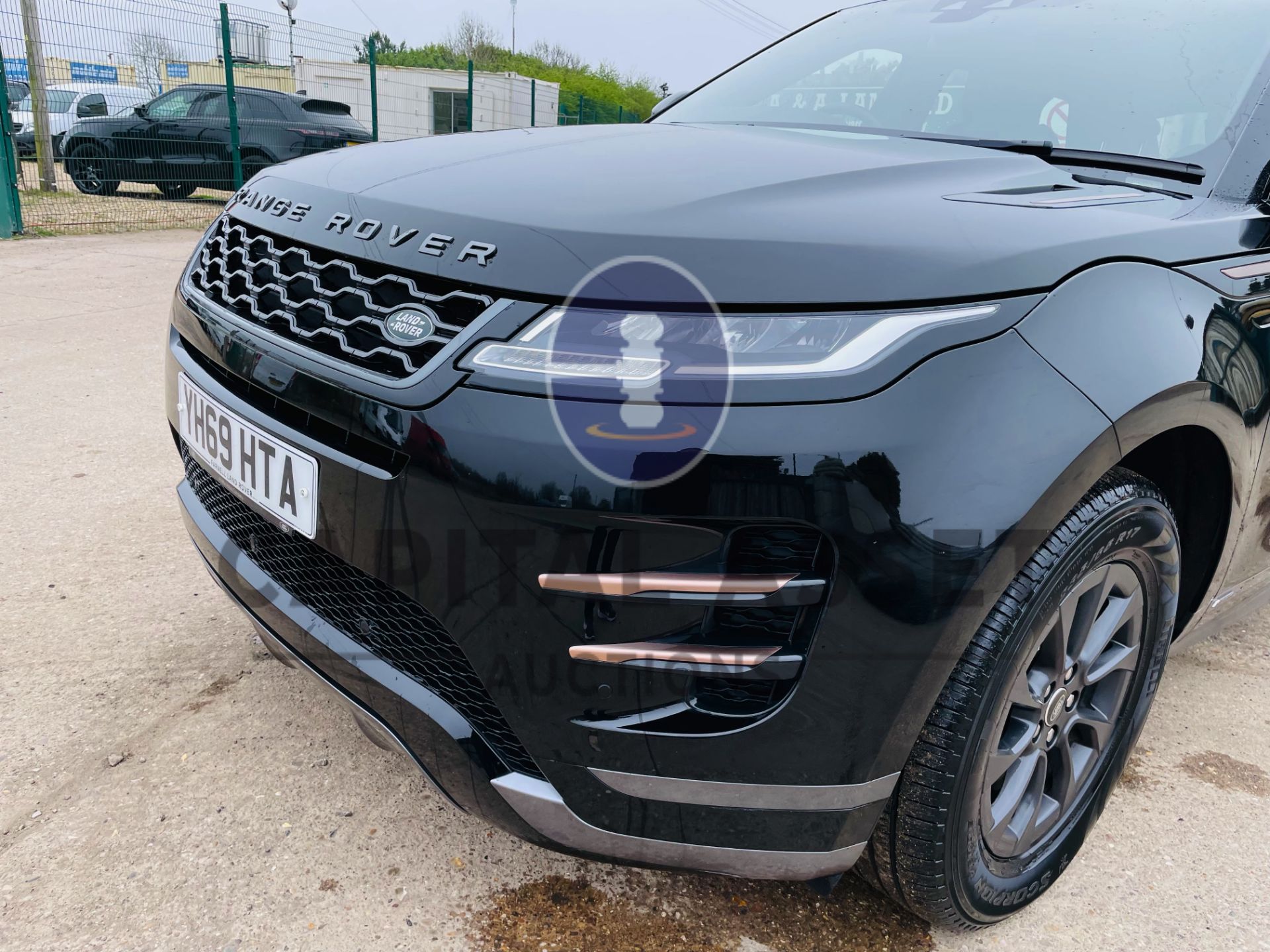 (On Sale) RANGE ROVER EVOQUE *R-DYNAMIC* SUV (69 REG - NEW MODEL) 2.0 DIESEL - EURO 6 (1 OWNER) - Image 16 of 50