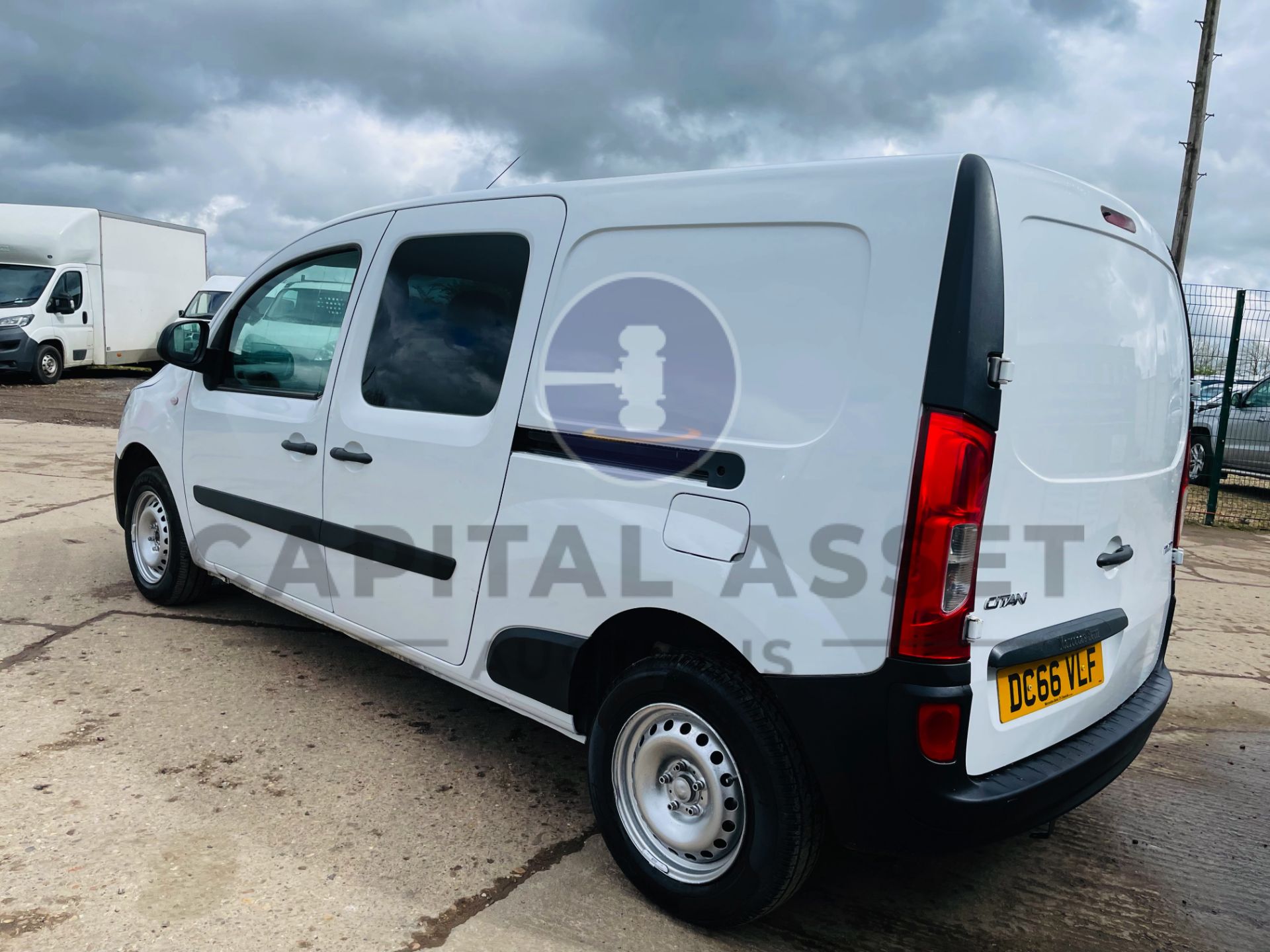 MERCEDES-BENZ CITAN 111 CDI *XLWB - 5 SEATER CREW VAN* (2017 - EURO 6) 110 BHP - 6 SPEED *AIR CON* - Image 10 of 40