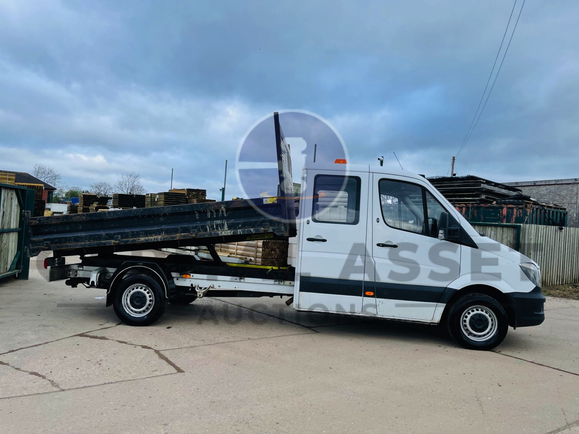 MERCEDES-BENZ SPRINTER 314 CDI *LWB - D/CAB TIPPER* (2019 - EURO 6) 140 BHP - 6 SPEED (1 OWNER) - Image 14 of 35