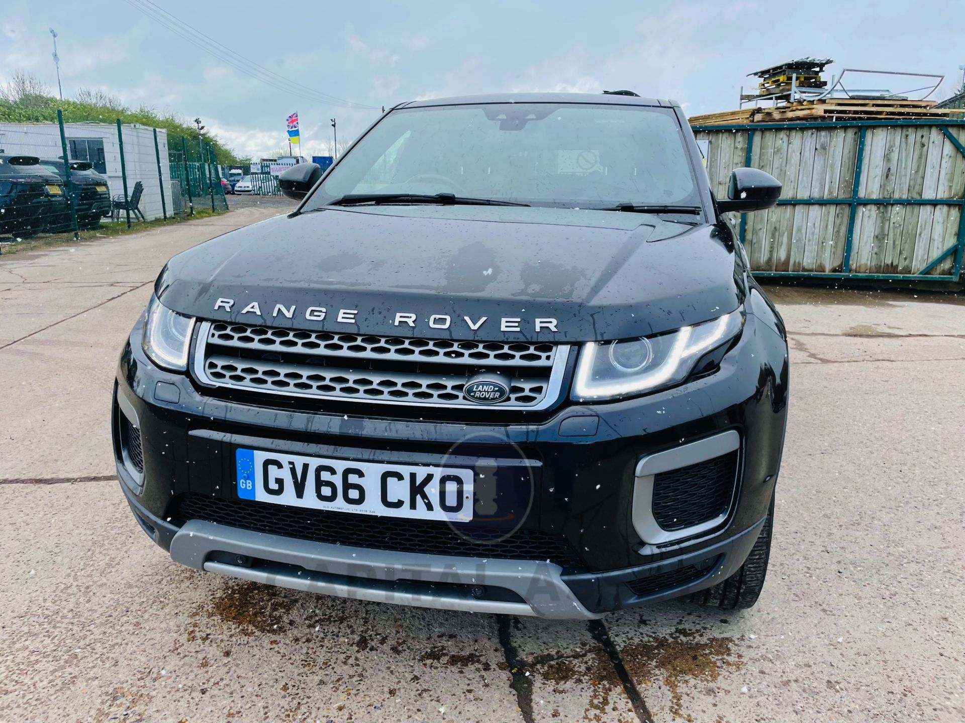 RANGE ROVER EVOQUE 2.0ED4 "SE" 1 OWNER FSH (2017) LEATHER - SAT NAV-EURO 6-HEATED SEATS *GREAT SPEC* - Image 4 of 27