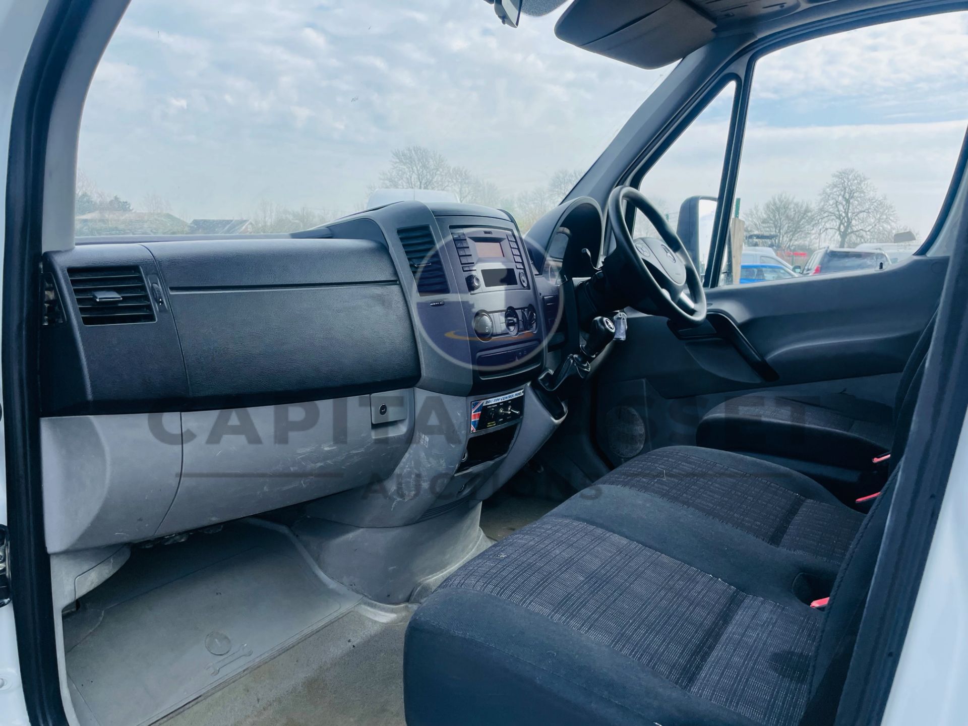 (On Sale) MERCEDES-BENZ SPRINTER 314 CDI *TIPPER* (67 REG - EURO 6) '140 BHP - 6 SPEED' (1 OWNER) - Image 20 of 39