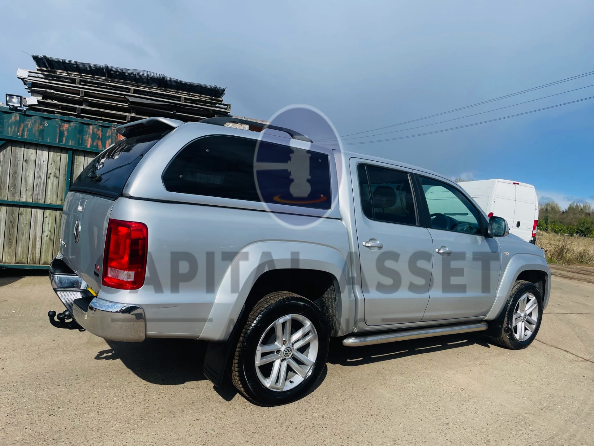 (On Sale) VOLKSWAGEN AMAROK *HIGHLINE* D/CAB PICK-UP (66 REG -EURO 6) 4MOTION - AUTO *LEATHER & NAV* - Image 13 of 51